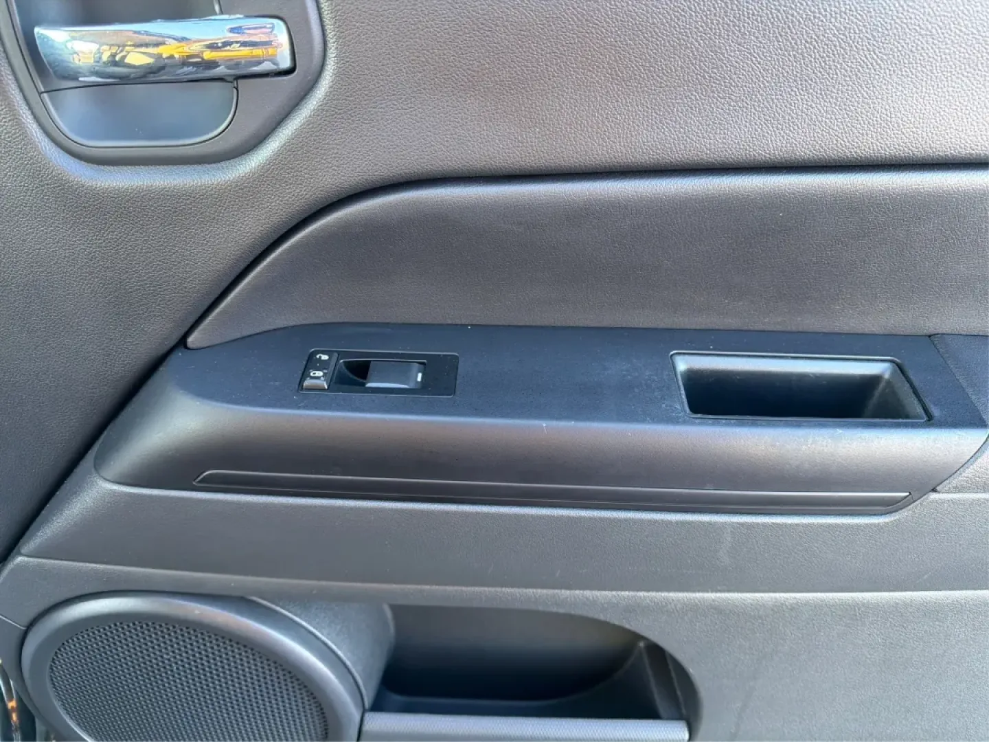 2012 Jeep Patriot Latitude (1C4NJRFB1CD) with an 2.4L I-4 DOHC engine, located at 1099 N County Rd 25A, Troy, OH, 45373, (937) 908-9800, 40.057079, -84.212883 - Experience the thrill of adventure with the 2012 Jeep Patriot Latitude, now available at Advantage Car and Credit in Troy, OH! Perfect for weekend getaways or daily commutes, this versatile SUV is designed to meet the needs of both adventure-seekers and budget-conscious buyers alike. With its rugged - Photo#18