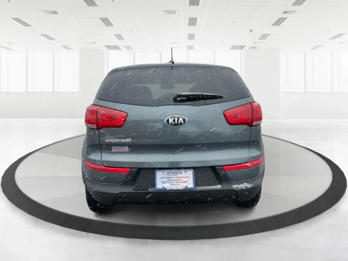 2015 Kia Sportage LX (KNDPB3AC8F7) with an Other engine, located at 880 E. National Road, Vandalia, OH, 45377, (937) 908-9800, 39.891918, -84.183594 - **Adventure Awaits: Discover the 2015 Kia Sportage LX at Advantage Car and Credit!**<br /> <br /> Are you ready to enhance your lifestyle with a vehicle that's perfect for weekend getaways or daily commutes? At Advantage Car and Credit in New Carlisle, OH, we're excited to introduce you to the 2015 - Photo#3