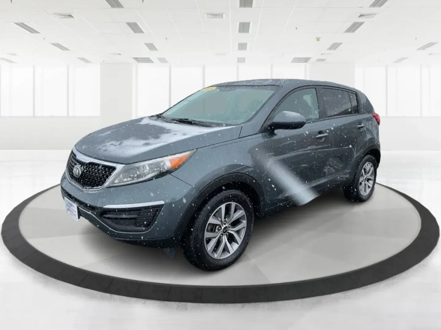 2015 Kia Sportage LX (KNDPB3AC8F7) with an Other engine, located at 880 E. National Road, Vandalia, OH, 45377, (937) 908-9800, 39.891918, -84.183594 - **Adventure Awaits: Discover the 2015 Kia Sportage LX at Advantage Car and Credit!**<br /> <br /> Are you ready to enhance your lifestyle with a vehicle that's perfect for weekend getaways or daily commutes? At Advantage Car and Credit in New Carlisle, OH, we're excited to introduce you to the 2015 - Photo#8