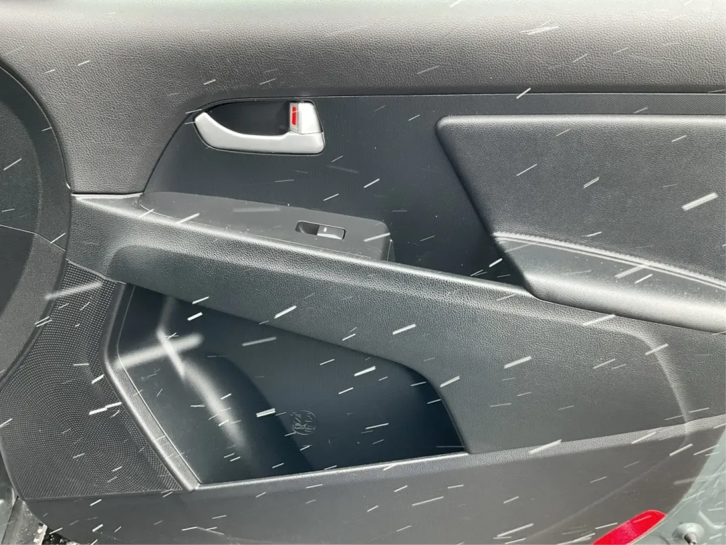 2015 Kia Sportage LX (KNDPB3AC8F7) with an Other engine, located at 880 E. National Road, Vandalia, OH, 45377, (937) 908-9800, 39.891918, -84.183594 - **Adventure Awaits: Discover the 2015 Kia Sportage LX at Advantage Car and Credit!**<br /> <br /> Are you ready to enhance your lifestyle with a vehicle that's perfect for weekend getaways or daily commutes? At Advantage Car and Credit in New Carlisle, OH, we're excited to introduce you to the 2015 - Photo#17