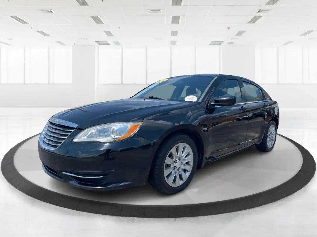 2014 Chrysler 200 LX (1C3CCBAG7EN) with an Other engine, located at 1230 East Main St, Xenia, OH, 45385, (937) 908-9800, 39.688026, -83.910172 - Are you looking for a reliable car that seamlessly fits into your busy lifestyle? Look no further than this stunning 2014 Chrysler 200 LX, available now at Advantage Car and Credit in Fairborn, OH. This stylish sedan is perfect for growing families, daily commuters, or anyone seeking a dependable ve - Photo#8