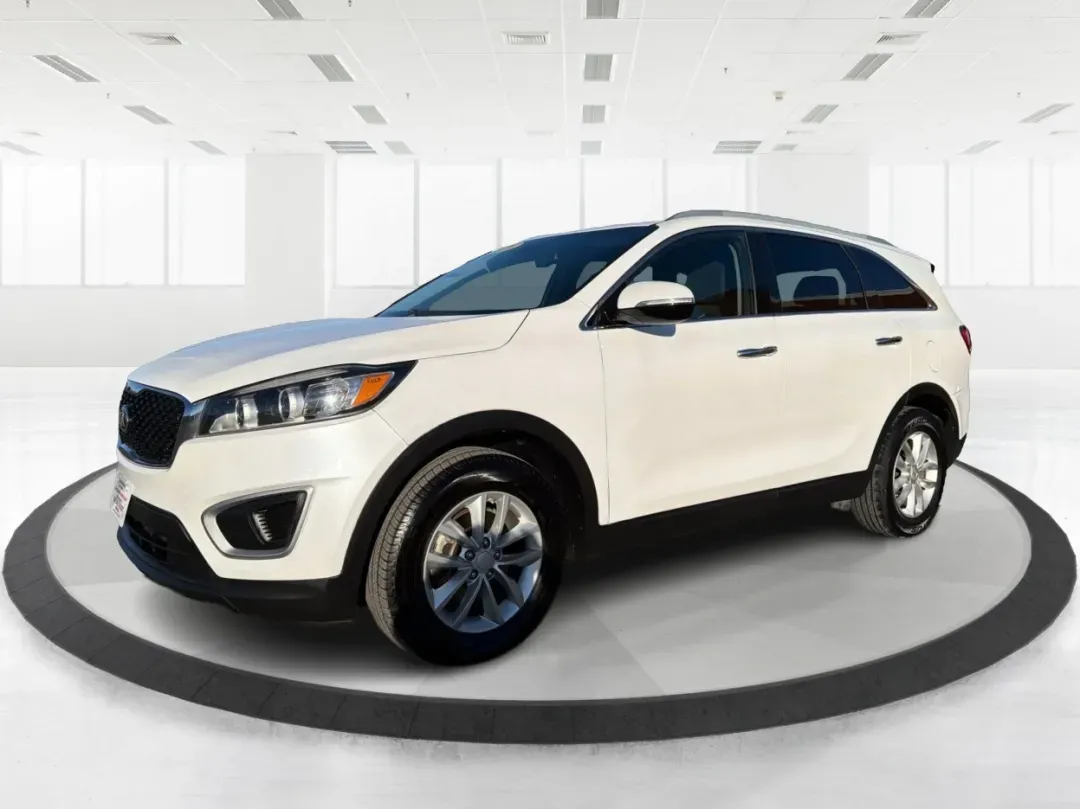 2016 Kia Sorento 2.4L LX (5XYPG4A39GG) with an 2.4L I-4 gasoline direct injection engine, located at 4508 South Dixie Dr, Moraine, OH, 45439, (937) 908-9800, 39.689976, -84.218452 - 2016 Kia Sorento 2.4L LX - Photo#8