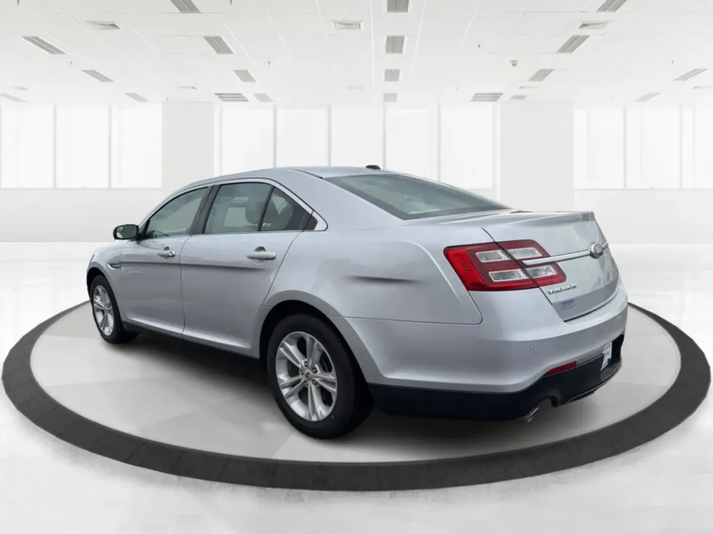 2013 Ford Taurus SEL (1FAHP2H87DG) with an 3.5L V-6 DOHC engine, 6-Speed Automatic transmission, located at 1099 N County Rd 25A, Troy, OH, 45373, (937) 908-9800, 40.057079, -84.212883 - **Discover the Perfect Family Sedan: 2013 Ford Taurus SEL at Advantage Car and Credit - Piqua, OH**<br /> <br /> Are you searching for a reliable and spacious vehicle that fits seamlessly into your family's lifestyle? Look no further than this 2013 Ford Taurus SEL, available now at Advantage Car and - Photo#4