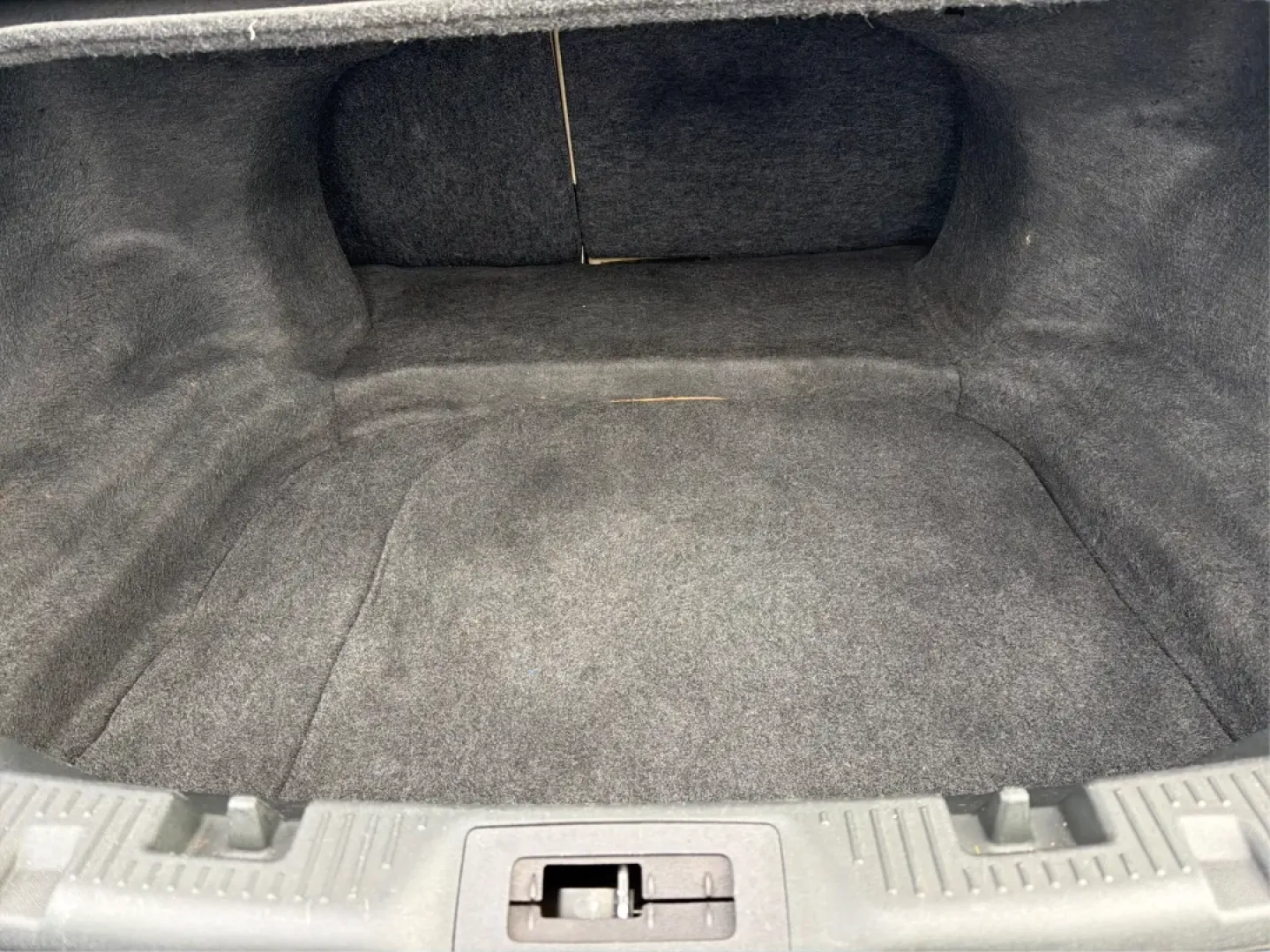 2013 Ford Taurus SEL (1FAHP2H87DG) with an 3.5L V-6 DOHC engine, 6-Speed Automatic transmission, located at 1099 N County Rd 25A, Troy, OH, 45373, (937) 908-9800, 40.057079, -84.212883 - **Discover the Perfect Family Sedan: 2013 Ford Taurus SEL at Advantage Car and Credit - Piqua, OH**<br /> <br /> Are you searching for a reliable and spacious vehicle that fits seamlessly into your family's lifestyle? Look no further than this 2013 Ford Taurus SEL, available now at Advantage Car and - Photo#12