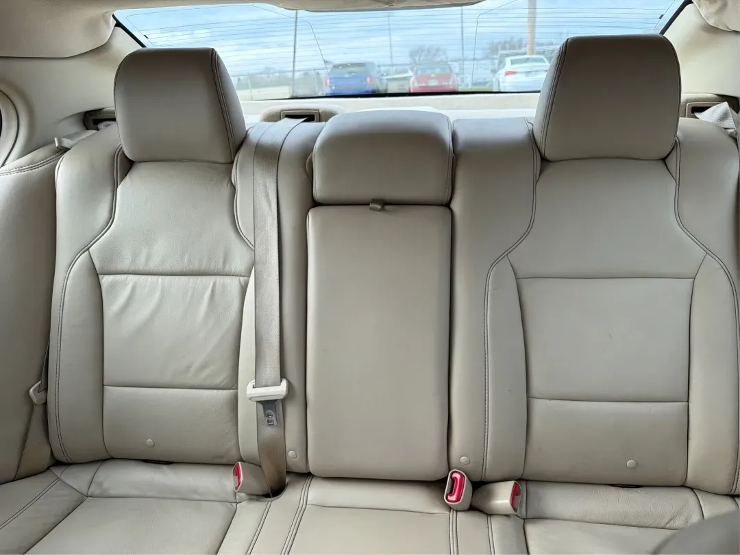 2013 Ford Taurus SEL (1FAHP2H87DG) with an 3.5L V-6 DOHC engine, located at 8750 N County Rd 25A, Piqua, OH, 45356, (937) 908-9800, 40.164391, -84.232513 - 2013 Ford Taurus SEL - Photo#14