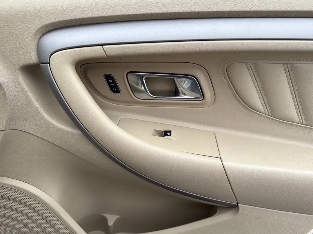 2013 Ford Taurus SEL (1FAHP2H87DG) with an 3.5L V-6 DOHC engine, located at 8750 N County Rd 25A, Piqua, OH, 45356, (937) 908-9800, 40.164391, -84.232513 - 2013 Ford Taurus SEL - Photo#19