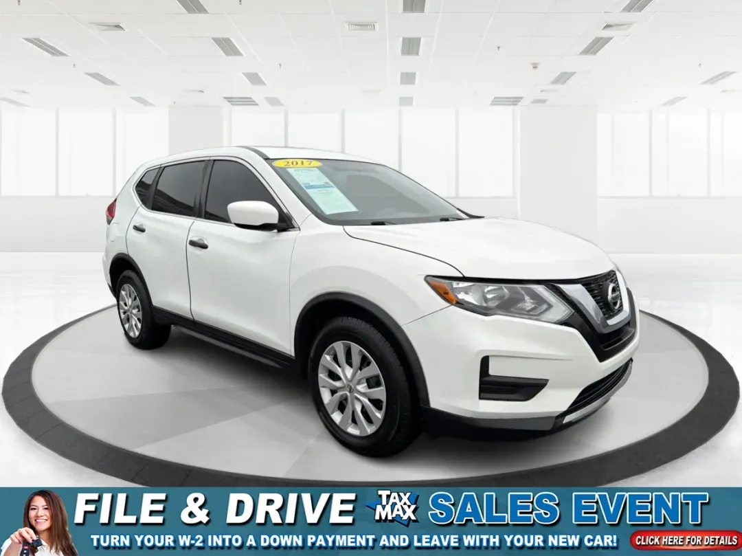 2017 Nissan Rogue S (KNMAT2MV0HP) with an 2.5L I-4 DOHC engine, located at 1230 East Main St, Xenia, OH, 45385, (937) 908-9800, 39.688026, -83.910172 - **Adventure Awaits: Explore the 2017 Nissan Rogue at Advantage Car and Credit!**<br /> <br /> Are you ready to embark on your next family road trip or weekend adventure? The 2017 Nissan Rogue is the perfect companion for those who value versatility, comfort, and reliability. Whether you're navigatin - Photo#0