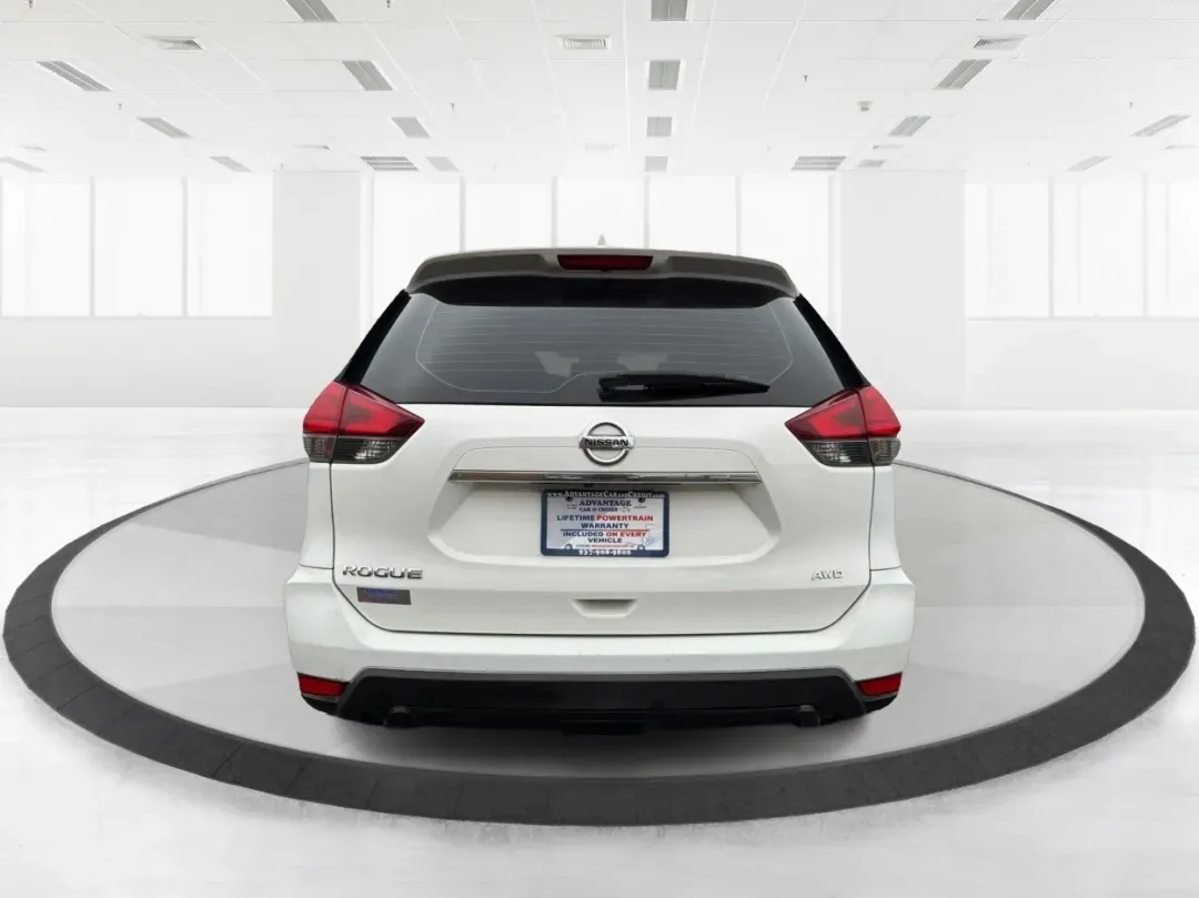 2017 Nissan Rogue S (KNMAT2MV0HP) with an 2.5L I-4 DOHC engine, located at 1230 East Main St, Xenia, OH, 45385, (937) 908-9800, 39.688026, -83.910172 - **Adventure Awaits: Explore the 2017 Nissan Rogue at Advantage Car and Credit!**<br /> <br /> Are you ready to embark on your next family road trip or weekend adventure? The 2017 Nissan Rogue is the perfect companion for those who value versatility, comfort, and reliability. Whether you're navigatin - Photo#3