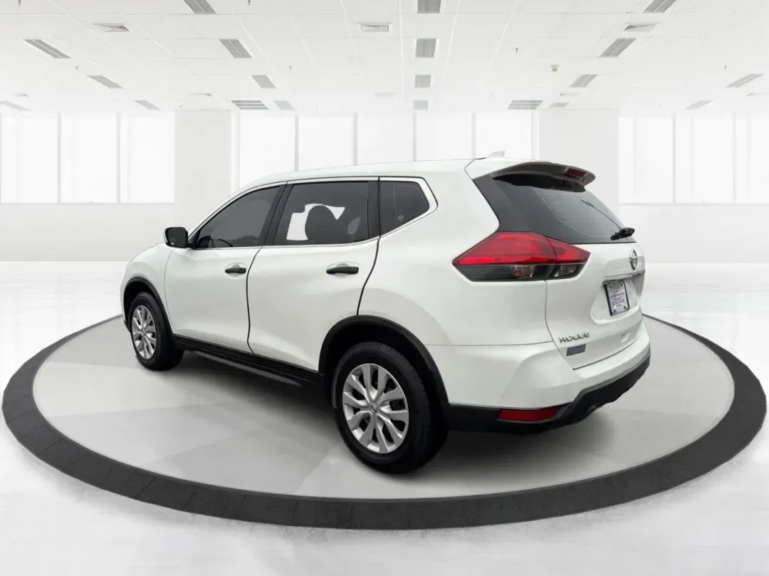 2017 Nissan Rogue S (KNMAT2MV0HP) with an 2.5L I-4 DOHC engine, located at 1230 East Main St, Xenia, OH, 45385, (937) 908-9800, 39.688026, -83.910172 - **Adventure Awaits: Explore the 2017 Nissan Rogue at Advantage Car and Credit!**<br /> <br /> Are you ready to embark on your next family road trip or weekend adventure? The 2017 Nissan Rogue is the perfect companion for those who value versatility, comfort, and reliability. Whether you're navigatin - Photo#4