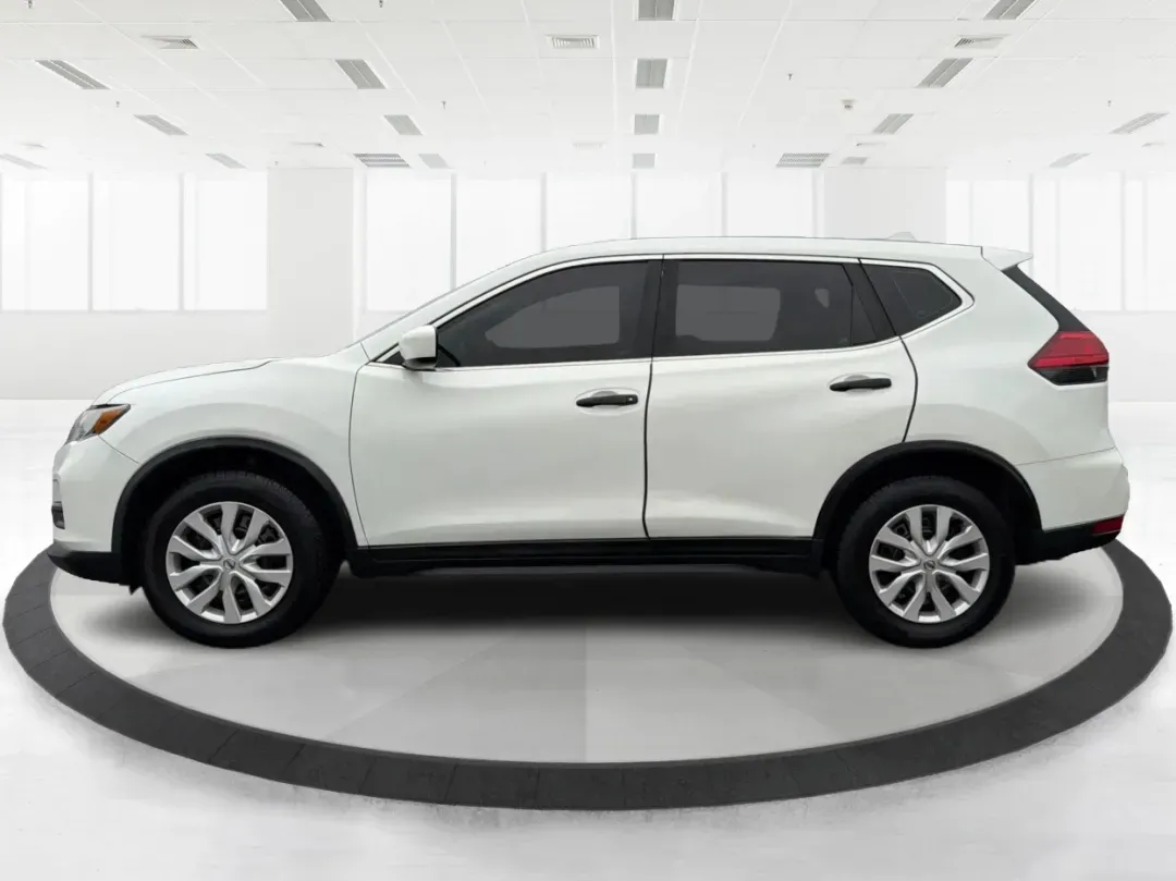 2017 Nissan Rogue S (KNMAT2MV0HP) with an 2.5L I-4 DOHC engine, located at 1230 East Main St, Xenia, OH, 45385, (937) 908-9800, 39.688026, -83.910172 - **Adventure Awaits: Explore the 2017 Nissan Rogue at Advantage Car and Credit!**<br /> <br /> Are you ready to embark on your next family road trip or weekend adventure? The 2017 Nissan Rogue is the perfect companion for those who value versatility, comfort, and reliability. Whether you're navigatin - Photo#5