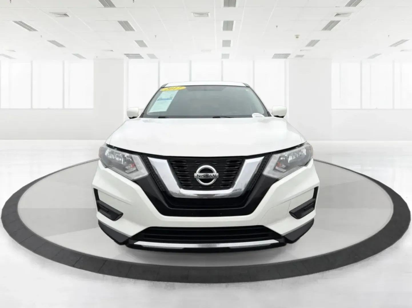 2017 Nissan Rogue S (KNMAT2MV0HP) with an 2.5L I-4 DOHC engine, CVT transmission, located at 1230 East Main St, Xenia, OH, 45385, (937) 908-9800, 39.688026, -83.910172 - **Adventure Awaits: Explore the 2017 Nissan Rogue at Advantage Car and Credit!**<br /> <br /> Are you ready to embark on your next family road trip or weekend adventure? The 2017 Nissan Rogue is the perfect companion for those who value versatility, comfort, and reliability. Whether you're navigatin - Photo#7