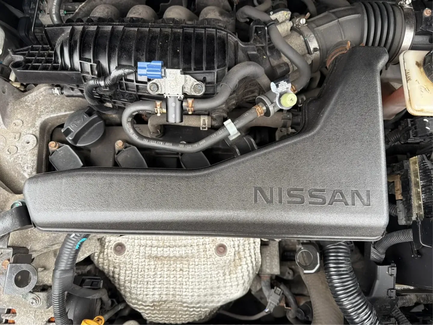 2017 Nissan Rogue S (KNMAT2MV0HP) with an 2.5L I-4 DOHC engine, CVT transmission, located at 1230 East Main St, Xenia, OH, 45385, (937) 908-9800, 39.688026, -83.910172 - **Adventure Awaits: Explore the 2017 Nissan Rogue at Advantage Car and Credit!**<br /> <br /> Are you ready to embark on your next family road trip or weekend adventure? The 2017 Nissan Rogue is the perfect companion for those who value versatility, comfort, and reliability. Whether you're navigatin - Photo#11