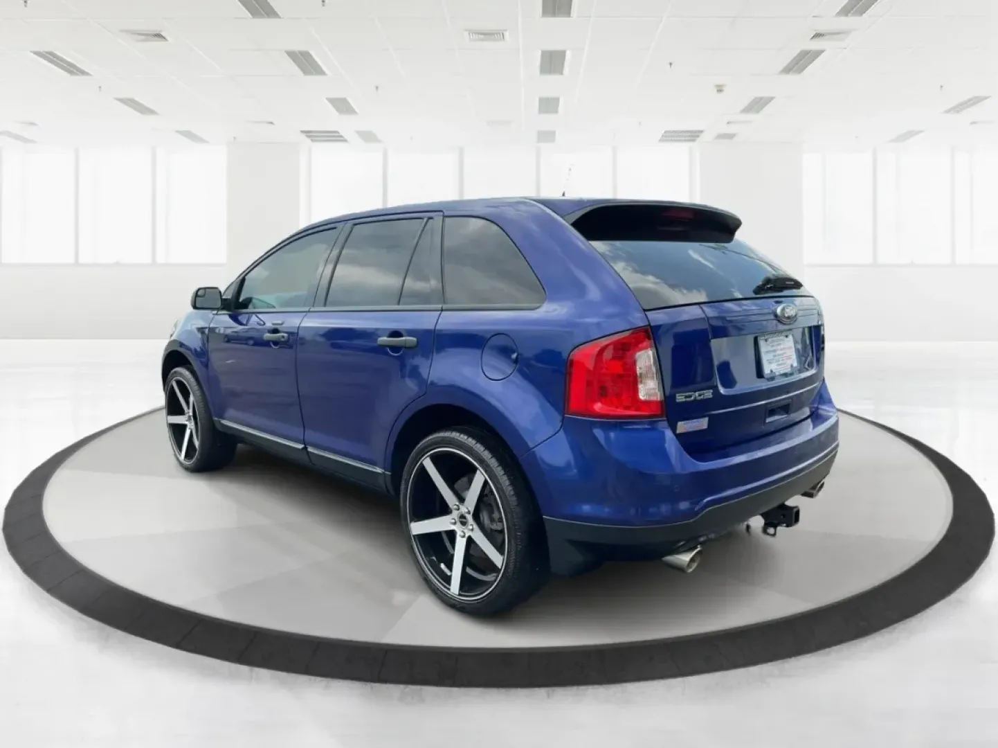 2013 Ford Edge SE (2FMDK3GC6DB) with an 3.5L V6 DOHC 24V engine, 6-Speed Automatic transmission, located at 880 E. National Road, Vandalia, OH, 45377, (937) 908-9800, 39.891918, -84.183594 - **Discover Your Next Adventure with the 2013 Ford Edge SE A Perfect Family SUV!**<br /> <br /> Are you searching for a reliable and stylish SUV to elevate your family's adventures? The 2013 Ford Edge SE, available at Advantage Car and Credit in Fairborn, OH, is the ideal vehicle for families and in - Photo#4