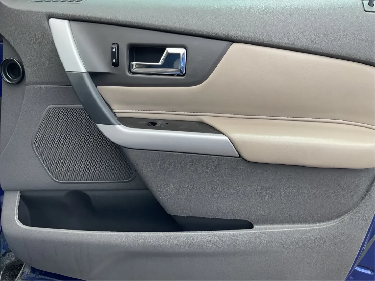 2013 Ford Edge SE (2FMDK3GC6DB) with an Other engine, located at 1099 N County Rd 25A, Troy, OH, 45373, (937) 908-9800, 40.057079, -84.212883 - **Discover Your Next Adventure with the 2013 Ford Edge SE A Perfect Family SUV!**<br /> <br /> Are you searching for a reliable and stylish SUV to elevate your family's adventures? The 2013 Ford Edge SE, available at Advantage Car and Credit in Fairborn, OH, is the ideal vehicle for families and in - Photo#19