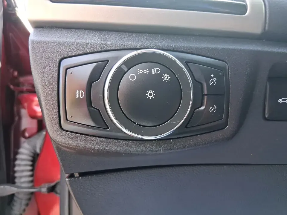 2016 Ford Fusion SE (3FA6P0HD7GR) with an 1.5L L4 DOHC 16V engine, 6-Speed Automatic transmission, located at 1099 N County Rd 25A, Troy, OH, 45373, (937) 908-9800, 40.057079, -84.212883 - Experience the perfect blend of style, comfort, and reliability with this 2016 Ford Fusion SE, available now at Advantage Car and Credit in Fairborn, OH. Whether you're a commuter navigating the busy streets of downtown Fairborn or a growing family looking for a dependable vehicle for your weekend a - Photo#17