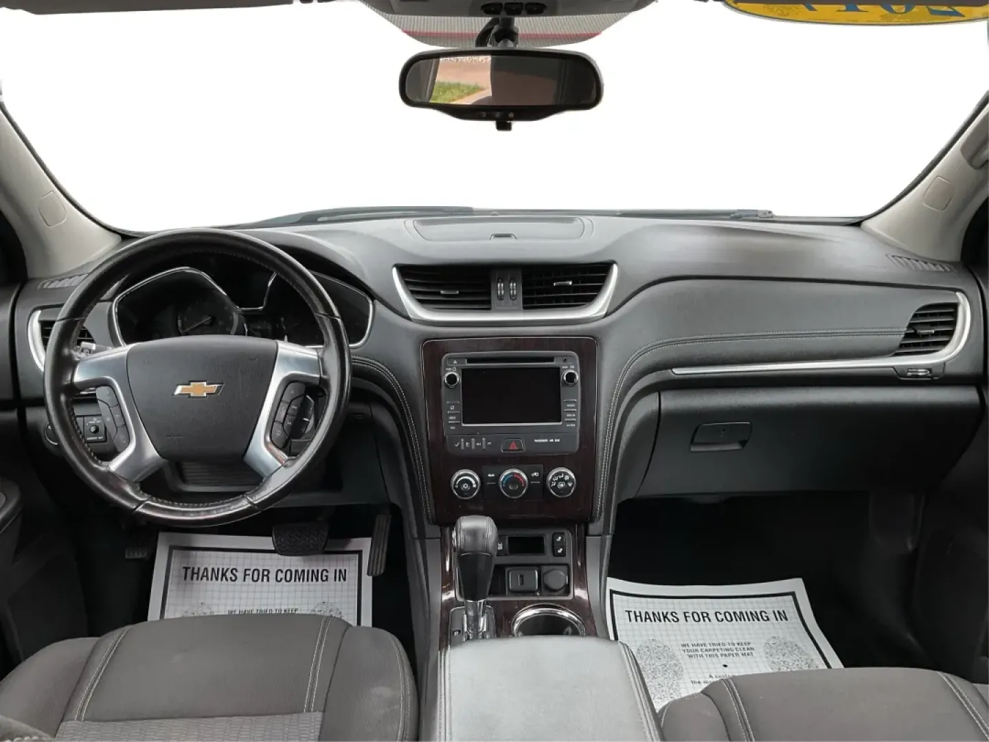 2017 Chevrolet Traverse 1LT (1GNKVGKD4HJ) with an 3.6L V-6 gasoline direct injection engine, located at 1184 Kauffman Ave, Fairborn, OH, 45324, (937) 908-9800, 39.807072, -84.030914 - **Explore Your Next Adventure in the 2017 Chevrolet Traverse at Advantage Car and Credit - Vandalia!**<br /> <br /> Are you ready to elevate your family's road trips or weekend adventures? The 2017 Chevrolet Traverse is designed for those who love the open road and need a spacious utility vehicle th - Photo#21