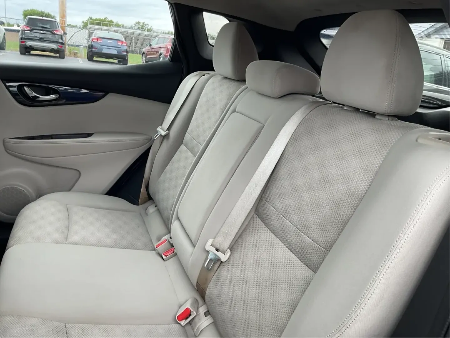 2019 Nissan Rogue SV (JN1BJ1CR3KW) with an 2L I-4 gasoline direct injection engine, located at 4508 South Dixie Dr, Moraine, OH, 45439, (937) 908-9800, 39.689976, -84.218452 - Imagine hitting the open road, the wind in your hair, as you embark on spontaneous weekend adventures or daily commutes-this is the lifestyle that the 2019 Nissan Rogue SV embodies. With its versatile SUV design and impressive features, this vehicle is perfect for anyone looking to elevate their dri - Photo#10