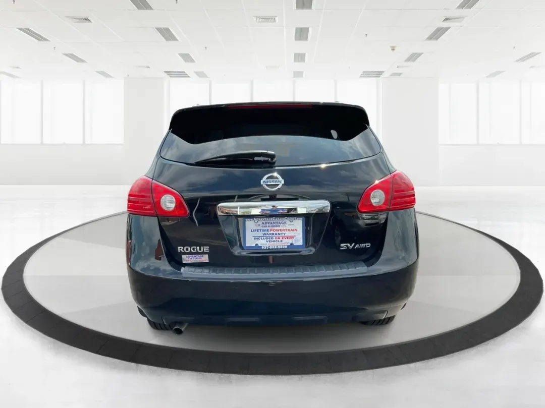 2013 Nissan Rogue SV (JN8AS5MV2DW) with an 2.5L I-4 DOHC engine, located at 1230 East Main St, Xenia, OH, 45385, (937) 908-9800, 39.688026, -83.910172 - **Experience Adventure with This 2013 Nissan Rogue SV at Advantage Car and Credit - Piqua!**<br /> <br /> Are you ready to embark on your next road trip or tackle your daily commute with confidence? The 2013 Nissan Rogue SV is perfect for budget-conscious buyers and growing families alike, offering - Photo#3