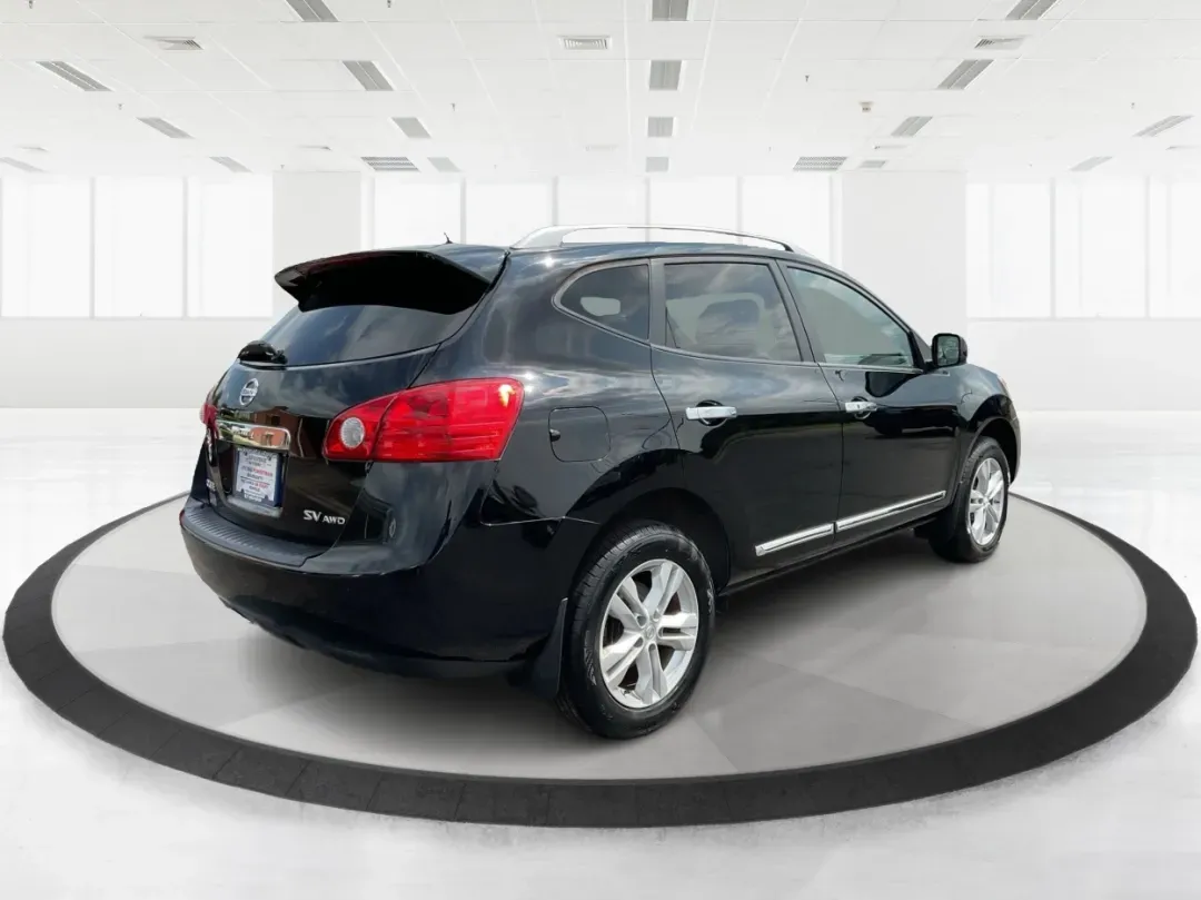 2013 Nissan Rogue SV (JN8AS5MV2DW) with an 2.5L I-4 DOHC engine, located at 1099 N County Rd 25A, Troy, OH, 45373, (937) 908-9800, 40.057079, -84.212883 - **Experience Adventure with This 2013 Nissan Rogue SV at Advantage Car and Credit - Piqua!**<br /> <br /> Are you ready to embark on your next road trip or tackle your daily commute with confidence? The 2013 Nissan Rogue SV is perfect for budget-conscious buyers and growing families alike, offering - Photo#2