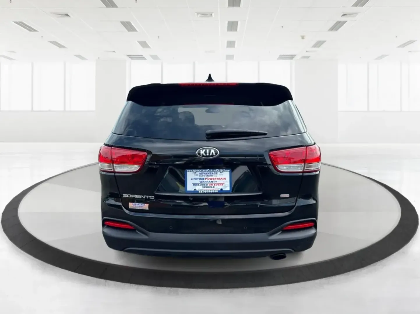 2018 Kia Sorento 2.4L LX (5XYPG4A32JG) with an 2.4L I-4 gasoline direct injection engine, located at 880 E. National Road, Vandalia, OH, 45377, (937) 908-9800, 39.891918, -84.183594 - **Discover the Perfect Family Adventure with the 2018 Kia Sorento at Advantage Car and Credit - Piqua**<br /> <br /> Are you searching for a reliable SUV that seamlessly fits your family's active lifestyle? Look no further! The 2018 Kia Sorento, available now at Advantage Car and Credit in Piqua, OH - Photo#3