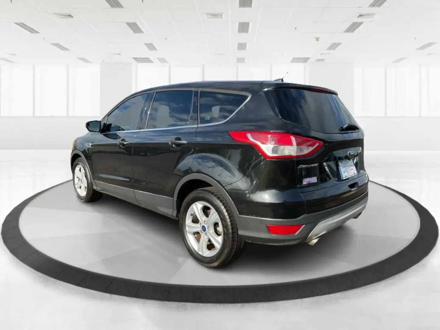 2015 Ford Escape SE (1FMCU0G76FU) with an Other engine, located at 1099 N County Rd 25A, Troy, OH, 45373, (937) 908-9800, 40.057079, -84.212883 - **Discover the Ultimate Family Adventure Vehicle: 2015 Ford Escape SE at Advantage Car and Credit - Piqua**<br /> <br /> Are you ready to elevate your family road trips or weekend adventures? The 2015 Ford Escape SE offers the perfect blend of style, comfort, and utility to meet the demands of an ac - Photo#4