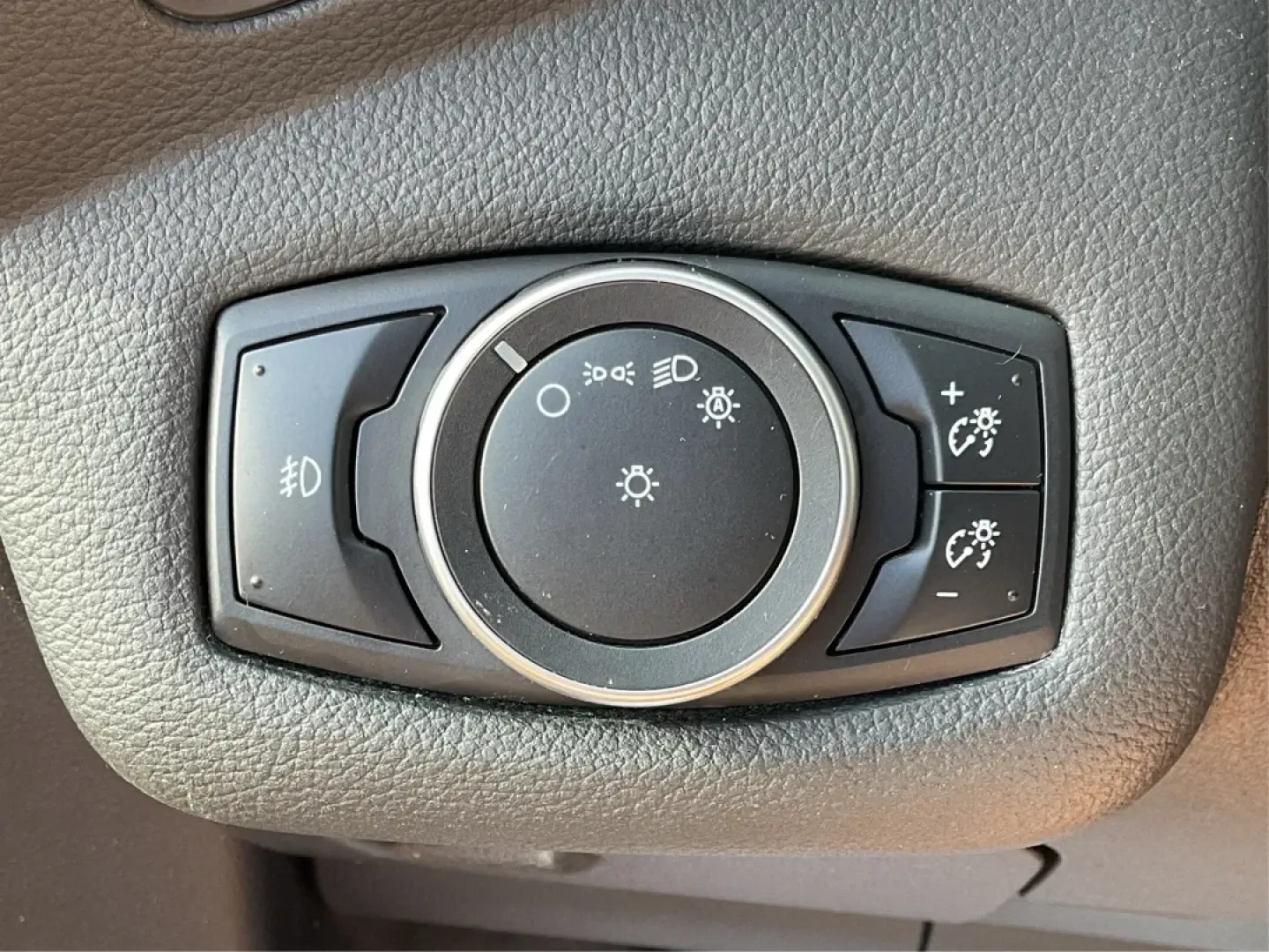 2015 Ford Escape SE (1FMCU0G76FU) with an Other engine, located at 1099 N County Rd 25A, Troy, OH, 45373, (937) 908-9800, 40.057079, -84.212883 - **Discover the Ultimate Family Adventure Vehicle: 2015 Ford Escape SE at Advantage Car and Credit - Piqua**<br /> <br /> Are you ready to elevate your family road trips or weekend adventures? The 2015 Ford Escape SE offers the perfect blend of style, comfort, and utility to meet the demands of an ac - Photo#17