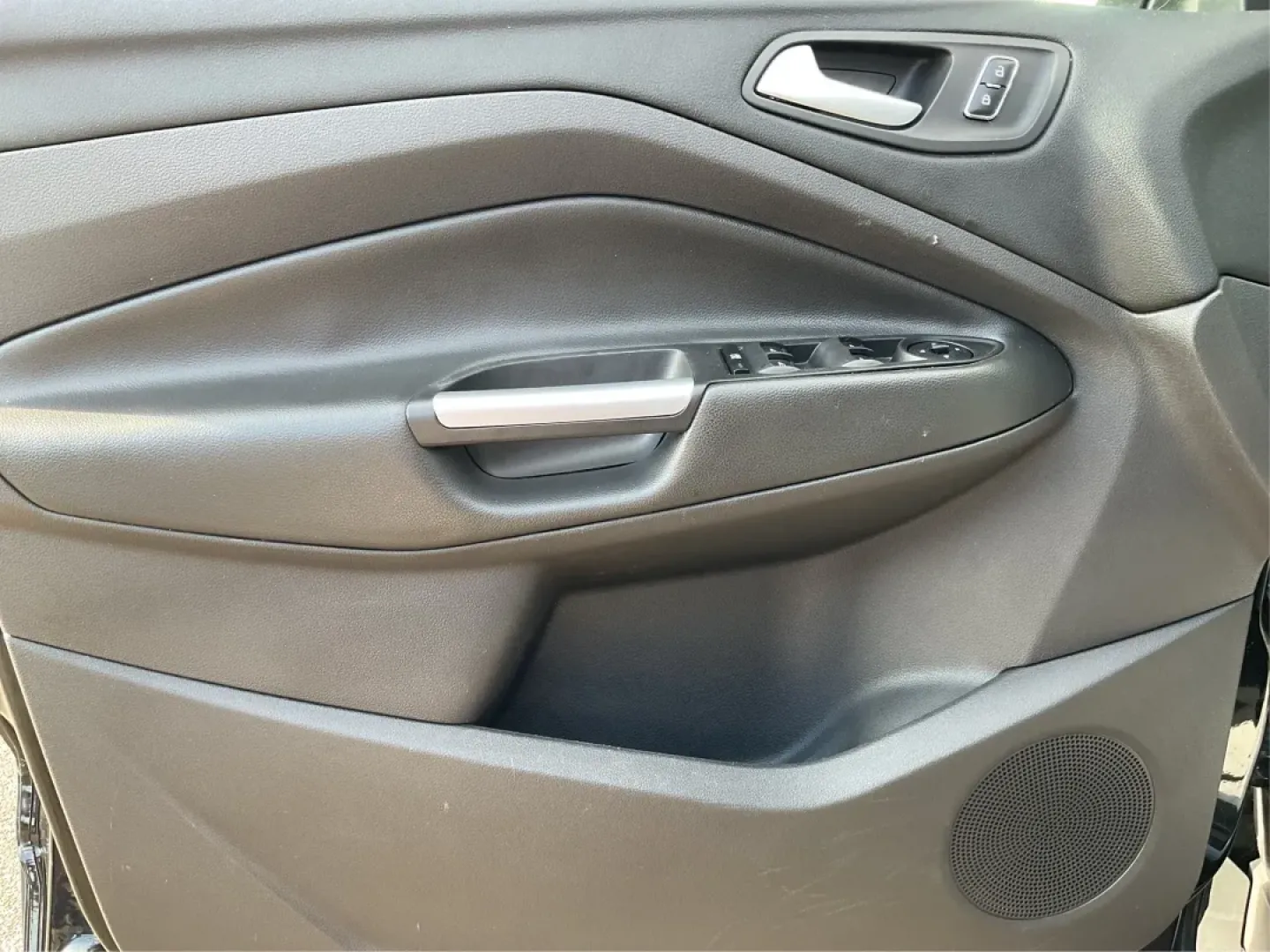 2015 Ford Escape SE (1FMCU0G76FU) with an Other engine, located at 1099 N County Rd 25A, Troy, OH, 45373, (937) 908-9800, 40.057079, -84.212883 - **Discover the Ultimate Family Adventure Vehicle: 2015 Ford Escape SE at Advantage Car and Credit - Piqua**<br /> <br /> Are you ready to elevate your family road trips or weekend adventures? The 2015 Ford Escape SE offers the perfect blend of style, comfort, and utility to meet the demands of an ac - Photo#19