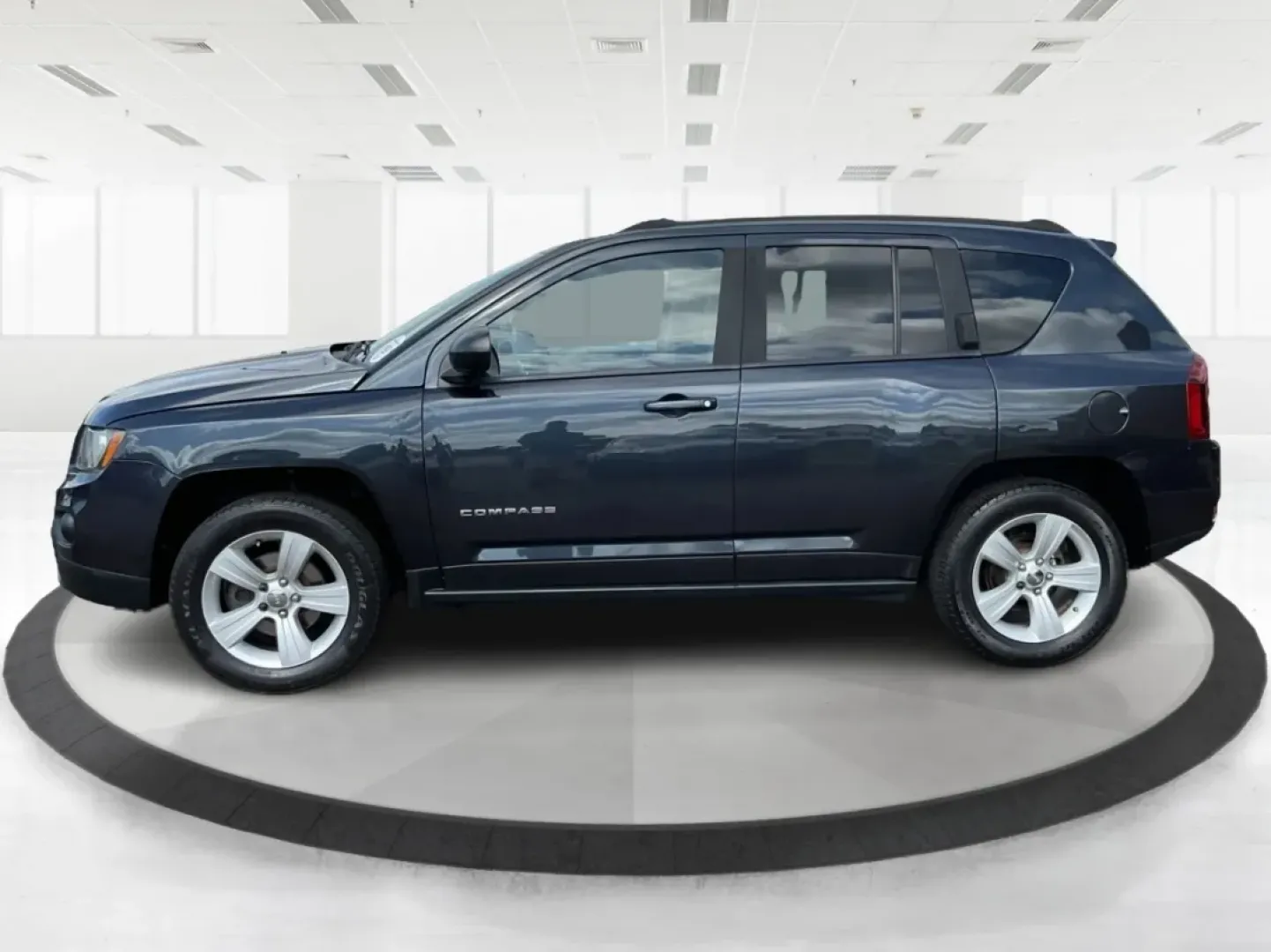 2016 Jeep Compass Sport (1C4NJDBB8GD) with an 2.4L I-4 DOHC engine, located at 1230 East Main St, Xenia, OH, 45385, (937) 908-9800, 39.688026, -83.910172 - **Unleash Your Adventurous Spirit with the 2016 Jeep Compass Sport Perfect for Weekend Getaways!**<br /> <br /> Are you ready to elevate your outdoor adventures? The 2016 Jeep Compass Sport is your ticket to exploring the rugged terrains while keeping comfort and style at the forefront. Perfect for - Photo#5