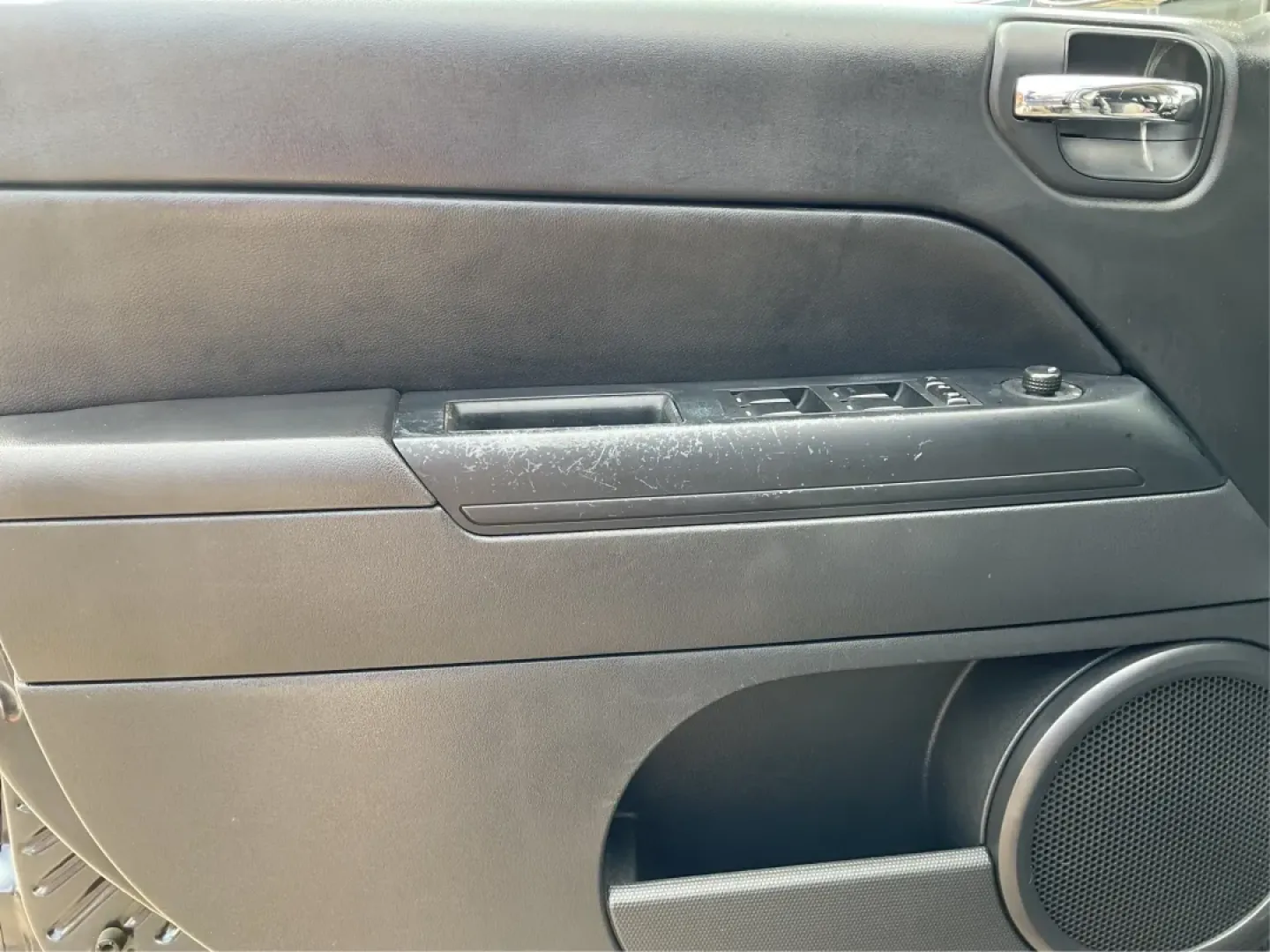 2016 Jeep Compass Sport (1C4NJDBB8GD) with an 2.4L I-4 DOHC engine, located at 1230 East Main St, Xenia, OH, 45385, (937) 908-9800, 39.688026, -83.910172 - **Unleash Your Adventurous Spirit with the 2016 Jeep Compass Sport Perfect for Weekend Getaways!**<br /> <br /> Are you ready to elevate your outdoor adventures? The 2016 Jeep Compass Sport is your ticket to exploring the rugged terrains while keeping comfort and style at the forefront. Perfect for - Photo#17