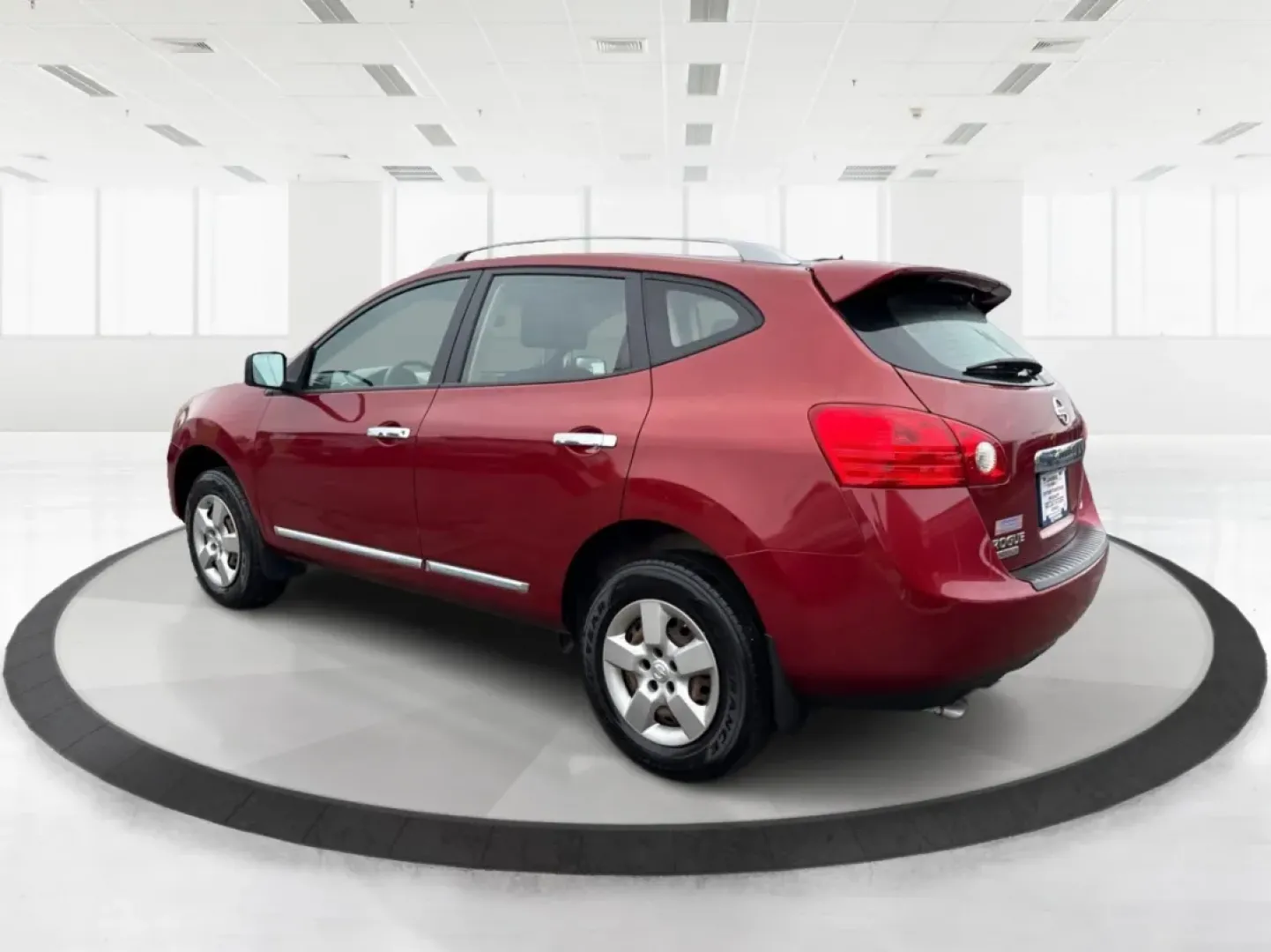 2015 Nissan Rogue S (JN8AS5MVXFW) with an 2.5L I-4 DOHC engine, located at 1099 N County Rd 25A, Troy, OH, 45373, (937) 908-9800, 40.057079, -84.212883 - **Elevate Your Adventures with the 2015 Nissan Rogue at Advantage Car and Credit - Troy!**<br /> <br /> Are you ready to upgrade your family road trips or daily commutes with a dependable and stylish SUV? The 2015 Nissan Rogue in Cayenne Red is here to make every journey enjoyable and comfortable. W - Photo#4