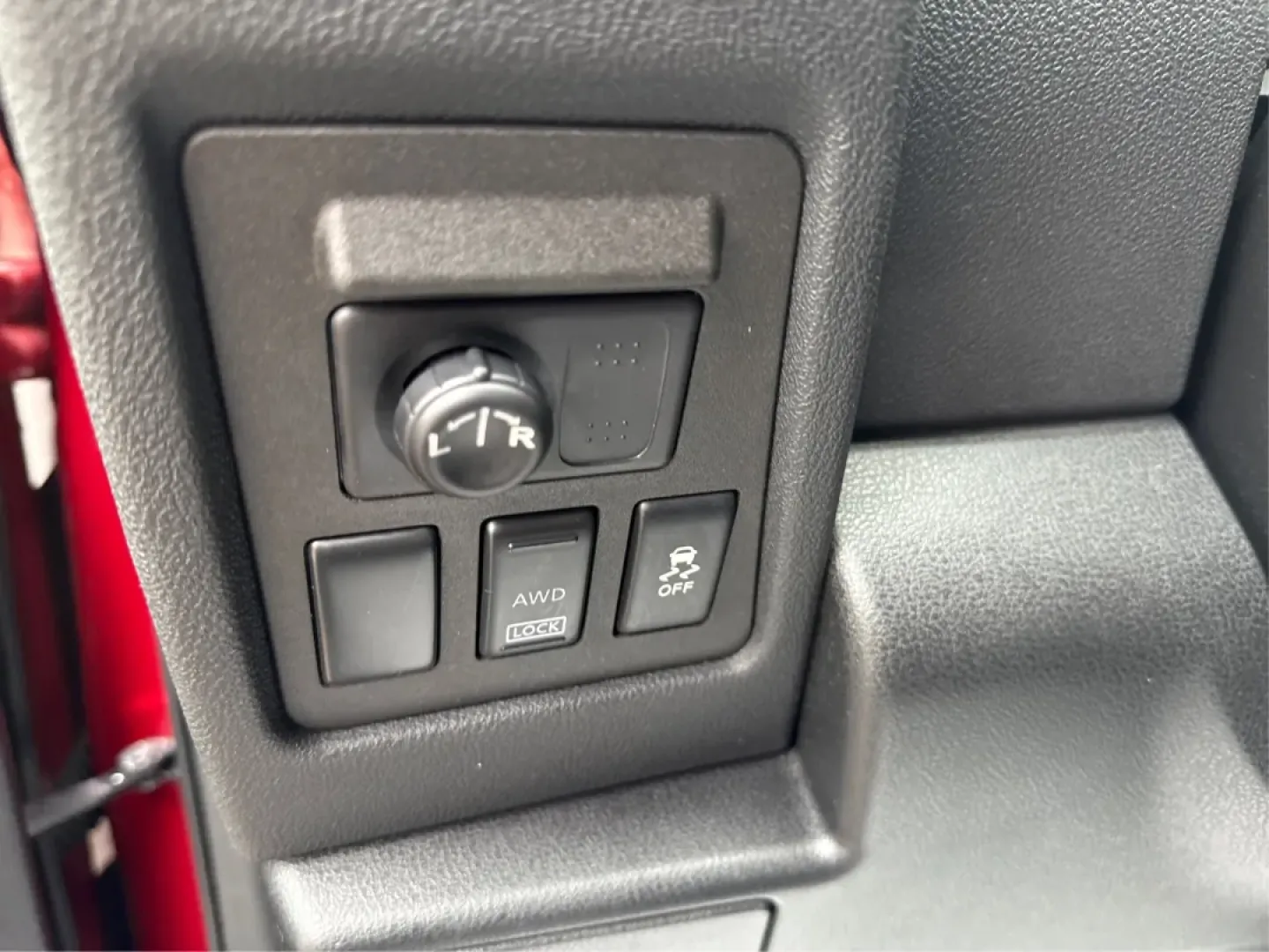 2015 Nissan Rogue S (JN8AS5MVXFW) with an 2.5L I-4 DOHC engine, located at 1099 N County Rd 25A, Troy, OH, 45373, (937) 908-9800, 40.057079, -84.212883 - **Elevate Your Adventures with the 2015 Nissan Rogue at Advantage Car and Credit - Troy!**<br /> <br /> Are you ready to upgrade your family road trips or daily commutes with a dependable and stylish SUV? The 2015 Nissan Rogue in Cayenne Red is here to make every journey enjoyable and comfortable. W - Photo#17
