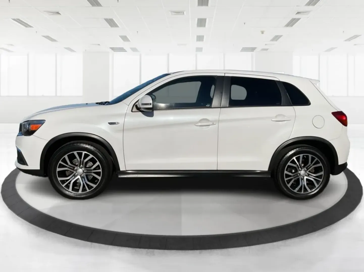 2017 Mitsubishi Outlander 2.0 ES (JA4AR3AU0HZ) with an 2L I-4 DOHC engine, located at 401 Woodman Dr, Riverside, OH, 45431, (937) 908-9800, 39.760899, -84.123421 - **Adventure Awaits with the 2017 Mitsubishi Outlander - Your Perfect Family SUV!**<br /> <br /> At Advantage Car and Credit - Piqua, we understand that your vehicle is more than just a mode of transportation; it's a gateway to adventure, a reliable partner for daily commutes, and a spacious haven fo - Photo#5