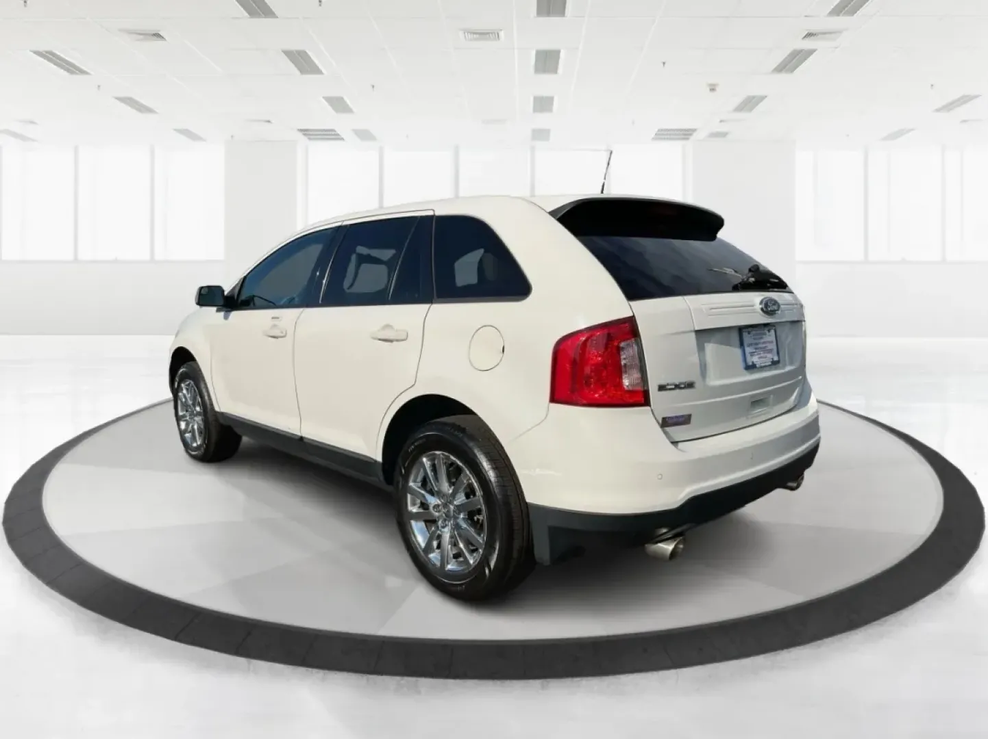 2013 Ford Edge SEL (2FMDK4JC4DB) with an 3.5L V-6 DOHC engine, located at 1951 S Dayton Lakeview Rd., New Carlisle, OH, 45344, (937) 908-9800, 39.890999, -84.050255 - **Explore the Great Outdoors with the 2013 Ford Edge SEL at Advantage Car and Credit - New Carlisle!**<br /> <br /> Are you ready for your next family adventure? The 2013 Ford Edge SEL is the perfect SUV for those seeking to balance everyday driving with weekend escapades. With its spacious interior - Photo#4