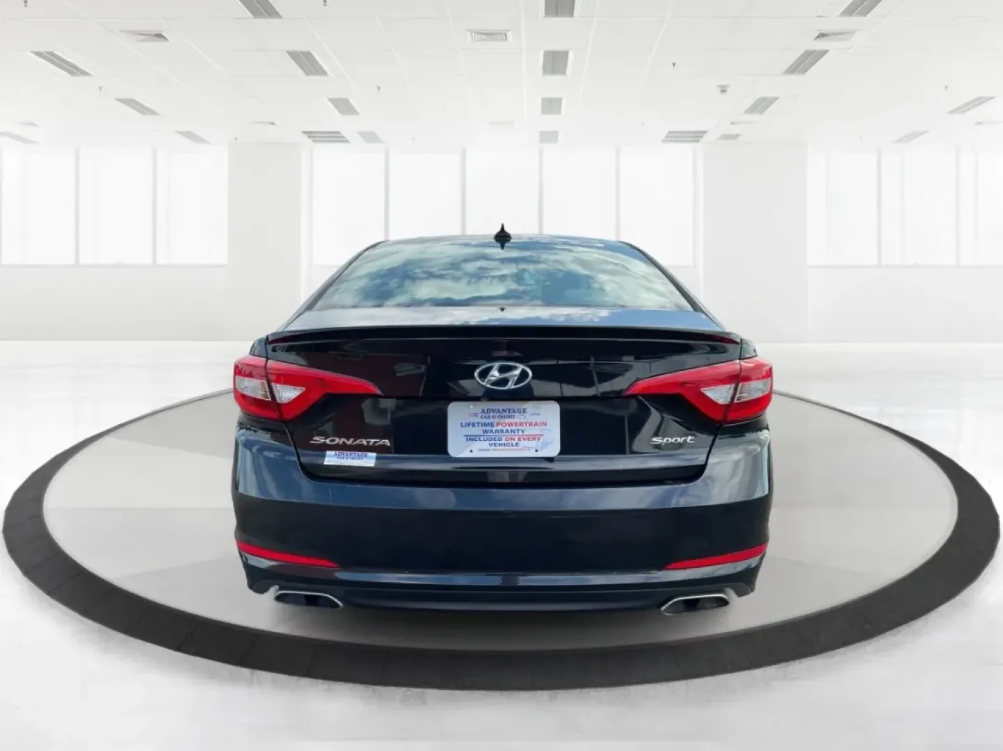 2016 Hyundai Sonata Sport (5NPE34AF2GH) with an 2.4L L4 DOHC 16V engine, 6-Speed Automatic transmission, located at 1099 N County Rd 25A, Troy, OH, 45373, (937) 908-9800, 40.057079, -84.212883 - ### Unlock Your Journey with the 2016 Hyundai Sonata Sport at Advantage Car and Credit - Fairborn<br /> <br /> Are you in the market for a vehicle that can effortlessly transition from daily commutes to weekend getaways? Look no further than the 2016 Hyundai Sonata Sport, available now at Advantage - Photo#3