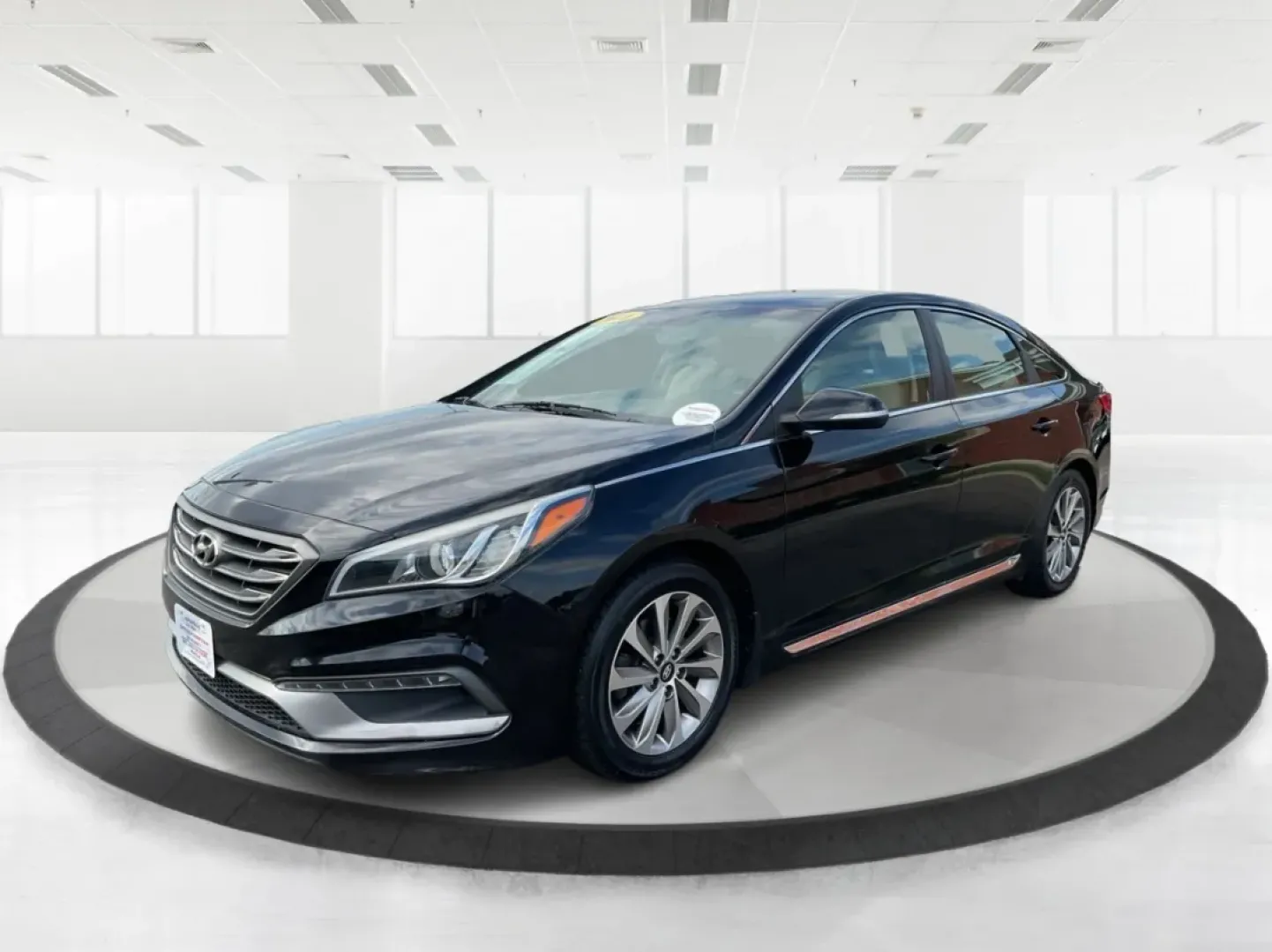 2016 Hyundai Sonata Sport (5NPE34AF2GH) with an 2.4L L4 DOHC 16V engine, 6-Speed Automatic transmission, located at 1099 N County Rd 25A, Troy, OH, 45373, (937) 908-9800, 40.057079, -84.212883 - ### Unlock Your Journey with the 2016 Hyundai Sonata Sport at Advantage Car and Credit - Fairborn<br /> <br /> Are you in the market for a vehicle that can effortlessly transition from daily commutes to weekend getaways? Look no further than the 2016 Hyundai Sonata Sport, available now at Advantage - Photo#8