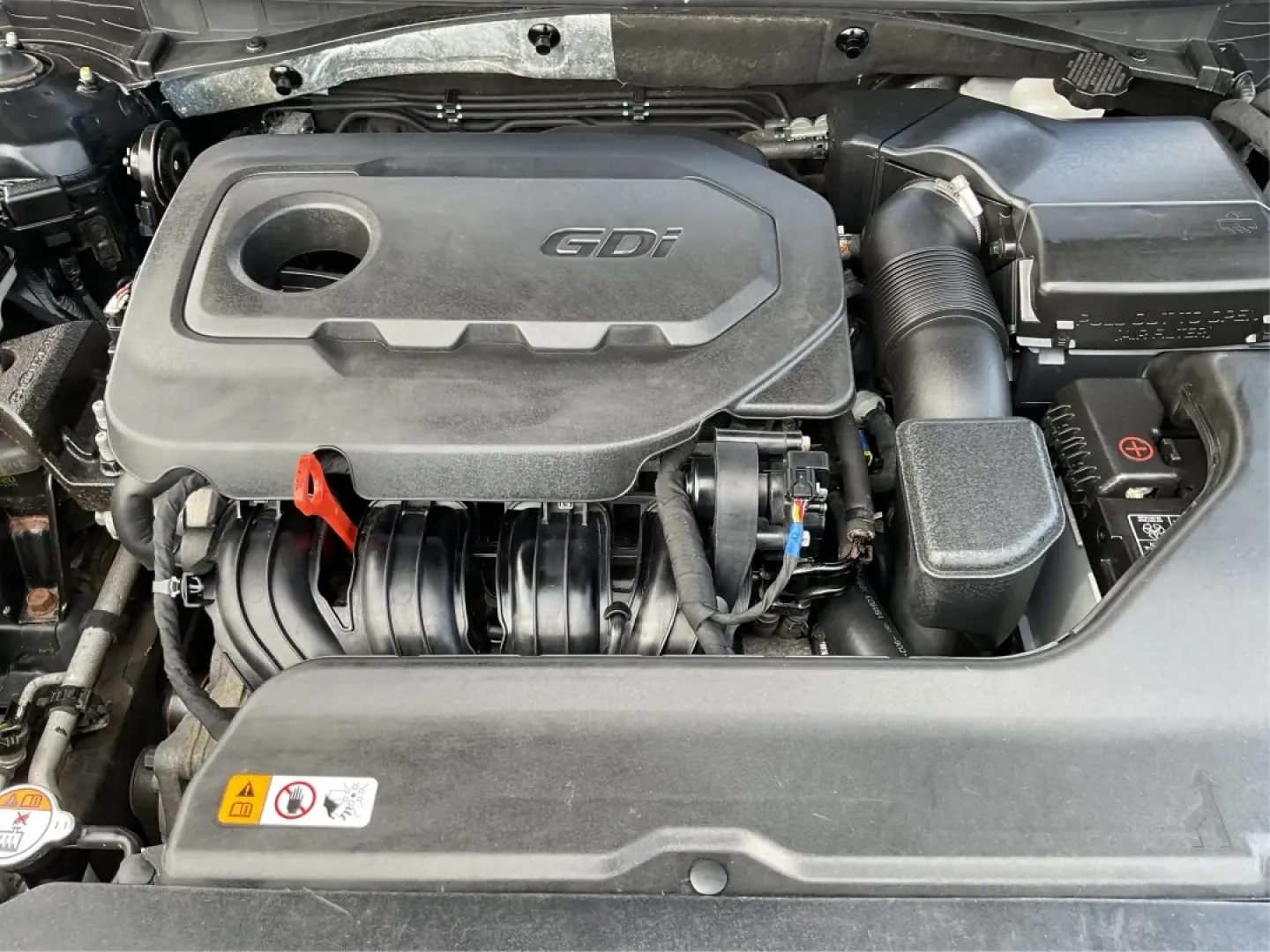 2016 Hyundai Sonata Sport (5NPE34AF2GH) with an 2.4L L4 DOHC 16V engine, 6-Speed Automatic transmission, located at 1099 N County Rd 25A, Troy, OH, 45373, (937) 908-9800, 40.057079, -84.212883 - ### Unlock Your Journey with the 2016 Hyundai Sonata Sport at Advantage Car and Credit - Fairborn<br /> <br /> Are you in the market for a vehicle that can effortlessly transition from daily commutes to weekend getaways? Look no further than the 2016 Hyundai Sonata Sport, available now at Advantage - Photo#11