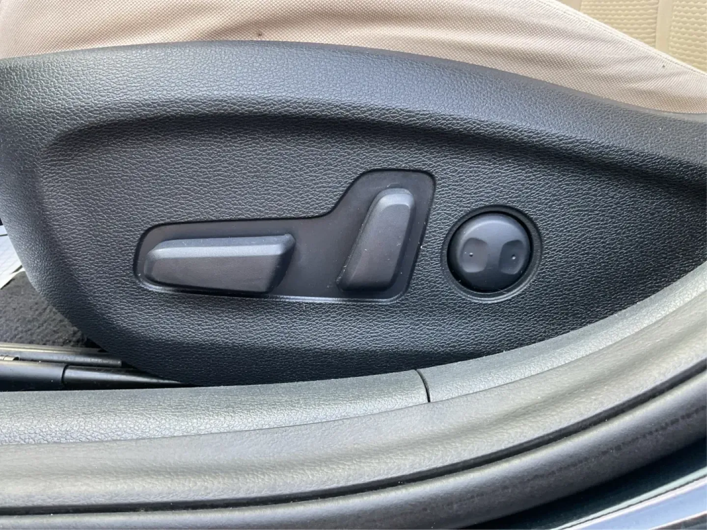 2016 Hyundai Sonata Sport (5NPE34AF2GH) with an 2.4L L4 DOHC 16V engine, 6-Speed Automatic transmission, located at 1099 N County Rd 25A, Troy, OH, 45373, (937) 908-9800, 40.057079, -84.212883 - ### Unlock Your Journey with the 2016 Hyundai Sonata Sport at Advantage Car and Credit - Fairborn<br /> <br /> Are you in the market for a vehicle that can effortlessly transition from daily commutes to weekend getaways? Look no further than the 2016 Hyundai Sonata Sport, available now at Advantage - Photo#17