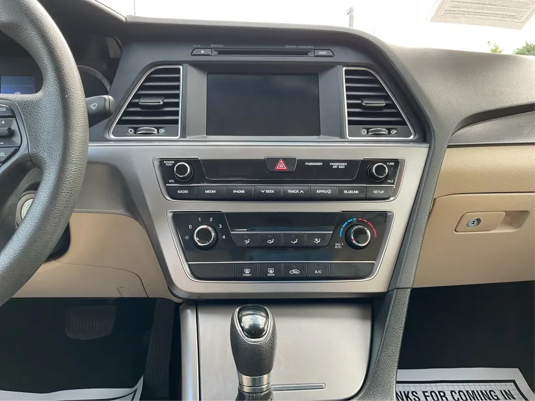 2016 Hyundai Sonata Sport (5NPE34AF2GH) with an 2.4L L4 DOHC 16V engine, 6-Speed Automatic transmission, located at 401 Woodman Dr, Riverside, OH, 45431, (937) 908-9800, 39.760899, -84.123421 - ### Unlock Your Journey with the 2016 Hyundai Sonata Sport at Advantage Car and Credit - Fairborn<br /> <br /> Are you in the market for a vehicle that can effortlessly transition from daily commutes to weekend getaways? Look no further than the 2016 Hyundai Sonata Sport, available now at Advantage - Photo#13