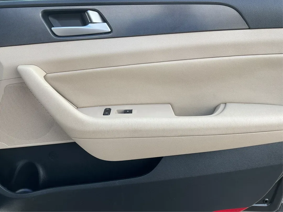 2016 Hyundai Sonata Sport (5NPE34AF2GH) with an 2.4L L4 DOHC 16V engine, 6-Speed Automatic transmission, located at 401 Woodman Dr, Riverside, OH, 45431, (937) 908-9800, 39.760899, -84.123421 - ### Unlock Your Journey with the 2016 Hyundai Sonata Sport at Advantage Car and Credit - Fairborn<br /> <br /> Are you in the market for a vehicle that can effortlessly transition from daily commutes to weekend getaways? Look no further than the 2016 Hyundai Sonata Sport, available now at Advantage - Photo#19