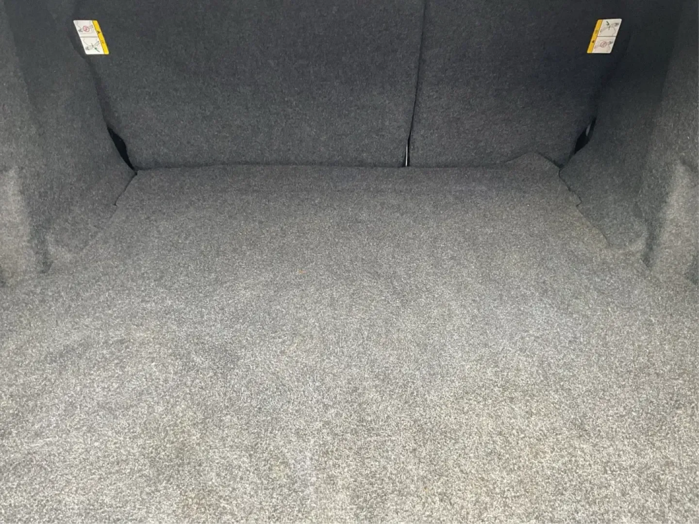 2016 Ford Fusion SE (3FA6P0HD1GR) with an Other engine, located at 1230 East Main St, Xenia, OH, 45385, (937) 908-9800, 39.688026, -83.910172 - **Experience Style and Comfort with the 2016 Ford Fusion SE at Advantage Car and Credit in Fairborn, OH!**<br /> <br /> Are you looking for a versatile sedan that fits seamlessly into your busy lifestyle? Whether you're a commuter tackling daily traffic, a growing family seeking comfort on the road, - Photo#12