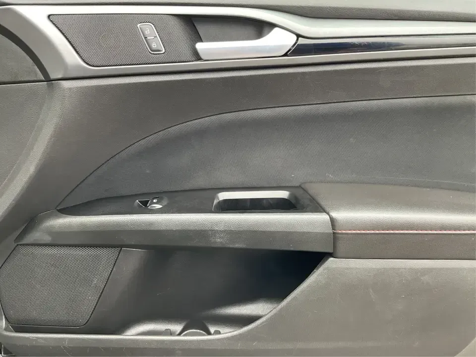 2016 Ford Fusion SE (3FA6P0HD1GR) with an 1.5L L4 DOHC 16V engine, 6-Speed Automatic transmission, located at 1099 N County Rd 25A, Troy, OH, 45373, (937) 908-9800, 40.057079, -84.212883 - **Experience Style and Comfort with the 2016 Ford Fusion SE at Advantage Car and Credit in Fairborn, OH!**<br /> <br /> Are you looking for a versatile sedan that fits seamlessly into your busy lifestyle? Whether you're a commuter tackling daily traffic, a growing family seeking comfort on the road, - Photo#20