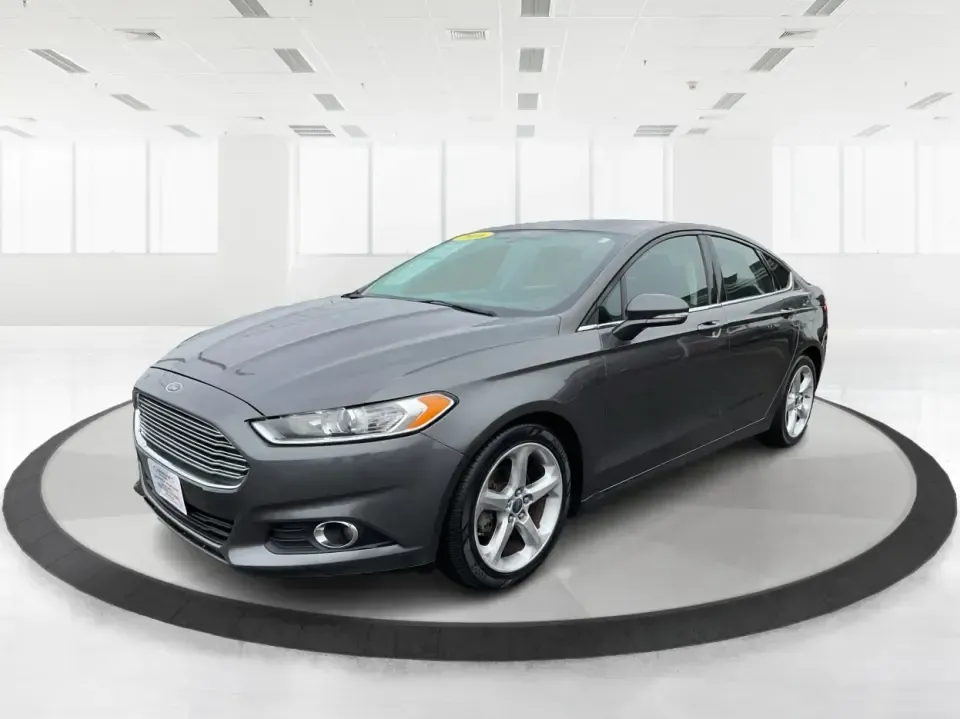 2016 Ford Fusion SE (3FA6P0HD1GR) with an 1.5L L4 DOHC 16V engine, 6-Speed Automatic transmission, located at 1230 East Main St, Xenia, OH, 45385, (937) 908-9800, 39.688026, -83.910172 - **Experience Style and Comfort with the 2016 Ford Fusion SE at Advantage Car and Credit in Fairborn, OH!**<br /> <br /> Are you looking for a versatile sedan that fits seamlessly into your busy lifestyle? Whether you're a commuter tackling daily traffic, a growing family seeking comfort on the road, - Photo#8