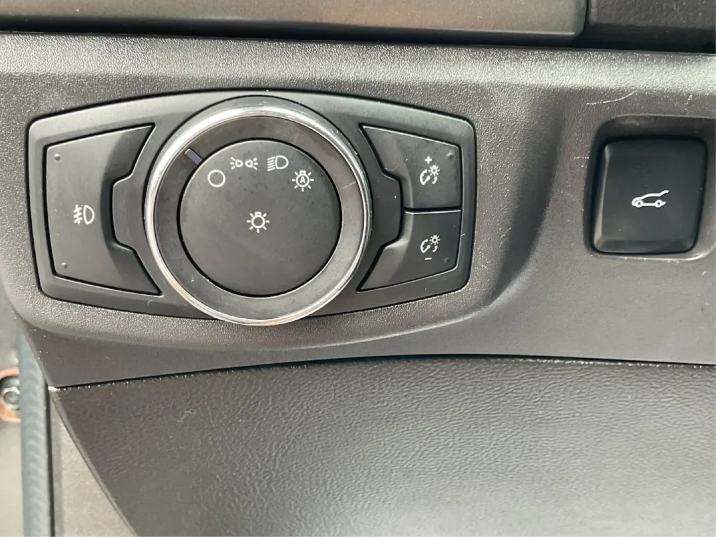 2016 Ford Fusion SE (3FA6P0HD1GR) with an Other engine, located at 1184 Kauffman Ave, Fairborn, OH, 45324, (937) 908-9800, 39.807072, -84.030914 - **Experience Style and Comfort with the 2016 Ford Fusion SE at Advantage Car and Credit in Fairborn, OH!**<br /> <br /> Are you looking for a versatile sedan that fits seamlessly into your busy lifestyle? Whether you're a commuter tackling daily traffic, a growing family seeking comfort on the road, - Photo#17