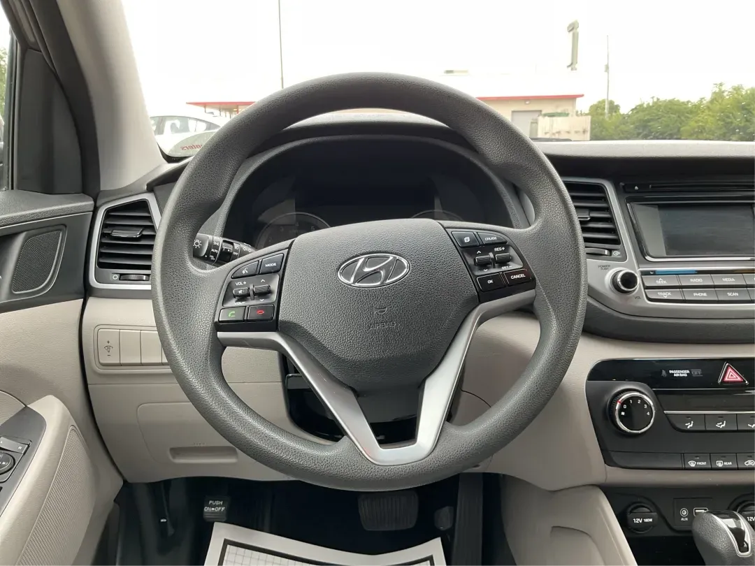 2016 Hyundai Tucson SE (KM8J3CA43GU) with an Nu 2L I-4 gasoline direct injection engine, located at 880 E. National Road, Vandalia, OH, 45377, (937) 908-9800, 39.891918, -84.183594 - **Elevate Your Daily Drive with the 2016 Hyundai Tucson SE Perfect for Your Active Lifestyle!**<br /> <br /> Are you in search of a reliable vehicle that fits your busy lifestyle? The 2016 Hyundai Tucson SE, available now at Advantage Car and Credit in Piqua, OH, is the ultimate SUV for those on th - Photo#16