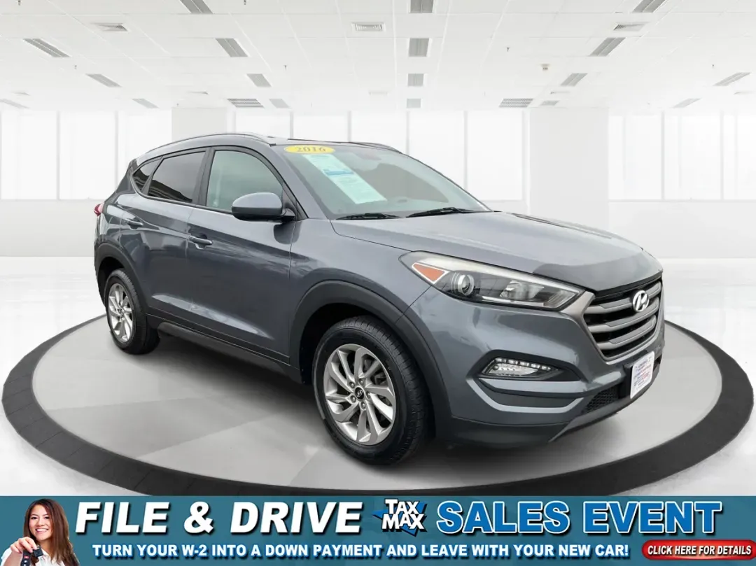 2016 Hyundai Tucson SE (KM8J3CA43GU) with an Nu 2L I-4 gasoline direct injection engine, 6A transmission, located at 1099 N County Rd 25A, Troy, OH, 45373, (937) 908-9800, 40.057079, -84.212883 - 2016 Hyundai Tucson SE - Photo#0
