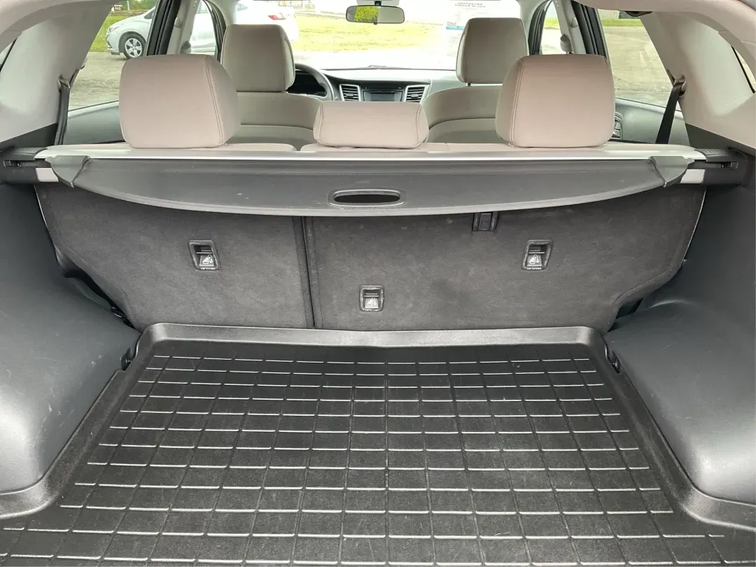 2016 Hyundai Tucson SE (KM8J3CA43GU) with an Nu 2L I-4 gasoline direct injection engine, 6A transmission, located at 1099 N County Rd 25A, Troy, OH, 45373, (937) 908-9800, 40.057079, -84.212883 - 2016 Hyundai Tucson SE - Photo#12