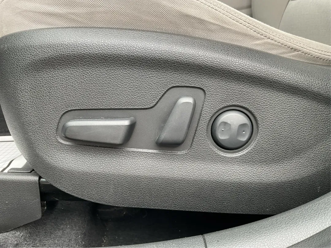 2016 Hyundai Tucson SE (KM8J3CA43GU) with an Nu 2L I-4 gasoline direct injection engine, 6A transmission, located at 1099 N County Rd 25A, Troy, OH, 45373, (937) 908-9800, 40.057079, -84.212883 - 2016 Hyundai Tucson SE - Photo#17