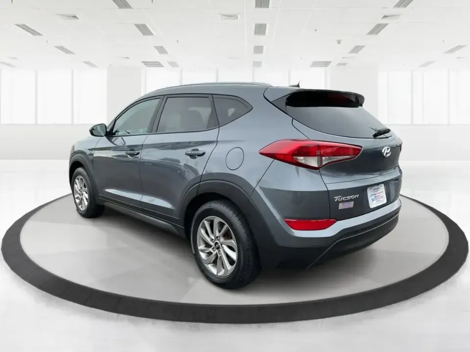 2016 Hyundai Tucson SE (KM8J3CA43GU) with an Nu 2L I-4 gasoline direct injection engine, 6A transmission, located at 1099 N County Rd 25A, Troy, OH, 45373, (937) 908-9800, 40.057079, -84.212883 - **Elevate Your Daily Drive with the 2016 Hyundai Tucson SE Perfect for Your Active Lifestyle!**<br /> <br /> Are you in search of a reliable vehicle that fits your busy lifestyle? The 2016 Hyundai Tucson SE, available now at Advantage Car and Credit in Piqua, OH, is the ultimate SUV for those on th - Photo#4
