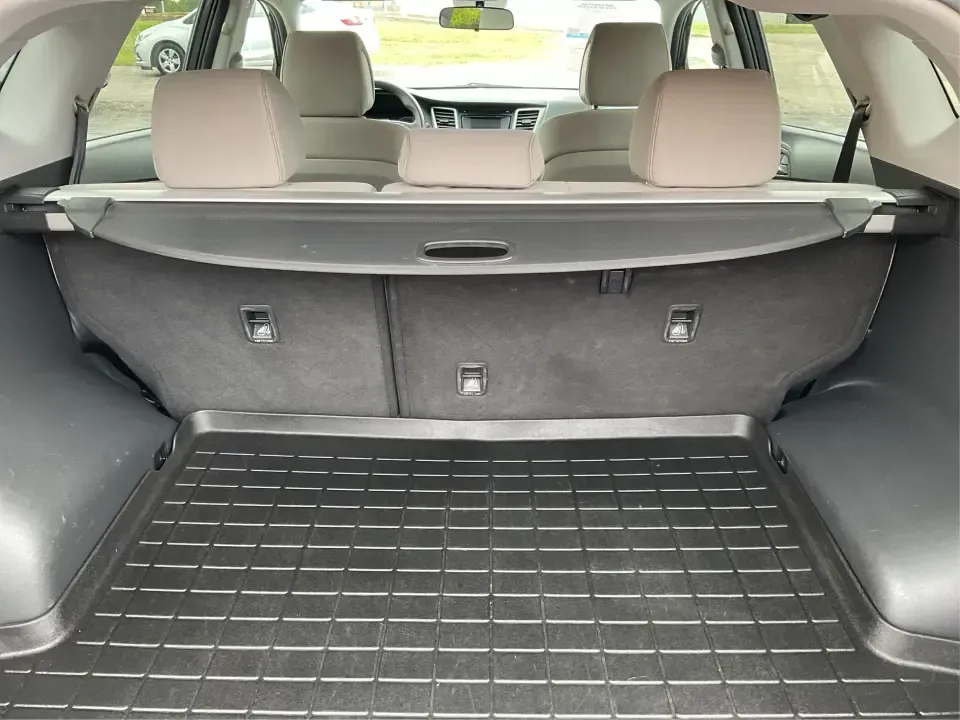 2016 Hyundai Tucson SE (KM8J3CA43GU) with an Nu 2L I-4 gasoline direct injection engine, 6A transmission, located at 1099 N County Rd 25A, Troy, OH, 45373, (937) 908-9800, 40.057079, -84.212883 - **Elevate Your Daily Drive with the 2016 Hyundai Tucson SE Perfect for Your Active Lifestyle!**<br /> <br /> Are you in search of a reliable vehicle that fits your busy lifestyle? The 2016 Hyundai Tucson SE, available now at Advantage Car and Credit in Piqua, OH, is the ultimate SUV for those on th - Photo#12