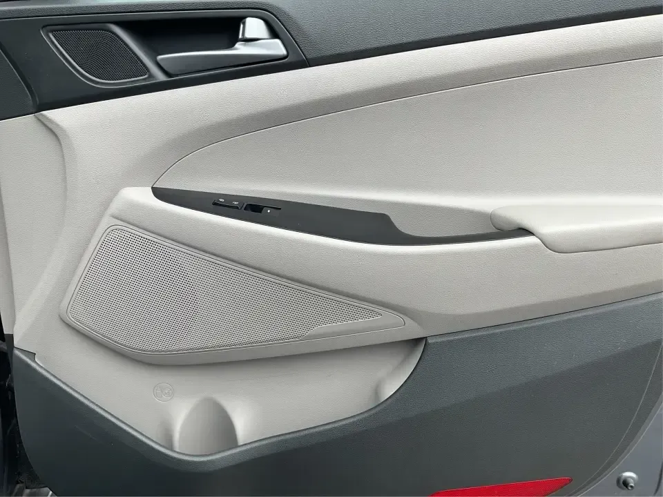 2016 Hyundai Tucson SE (KM8J3CA43GU) with an Nu 2L I-4 gasoline direct injection engine, 6A transmission, located at 1099 N County Rd 25A, Troy, OH, 45373, (937) 908-9800, 40.057079, -84.212883 - **Elevate Your Daily Drive with the 2016 Hyundai Tucson SE Perfect for Your Active Lifestyle!**<br /> <br /> Are you in search of a reliable vehicle that fits your busy lifestyle? The 2016 Hyundai Tucson SE, available now at Advantage Car and Credit in Piqua, OH, is the ultimate SUV for those on th - Photo#19